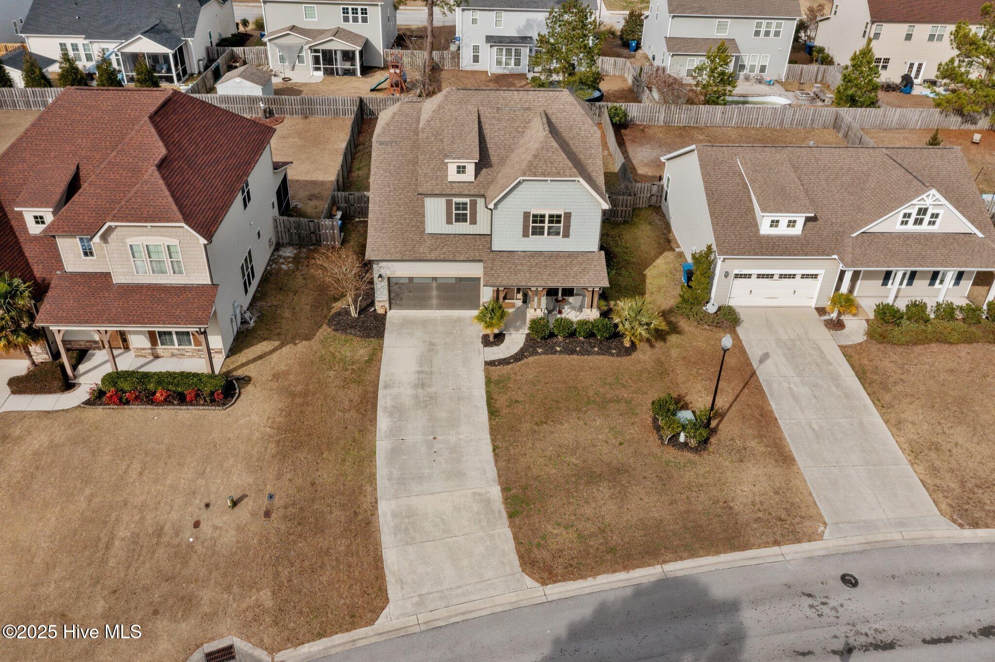 100530169 | Photo 13