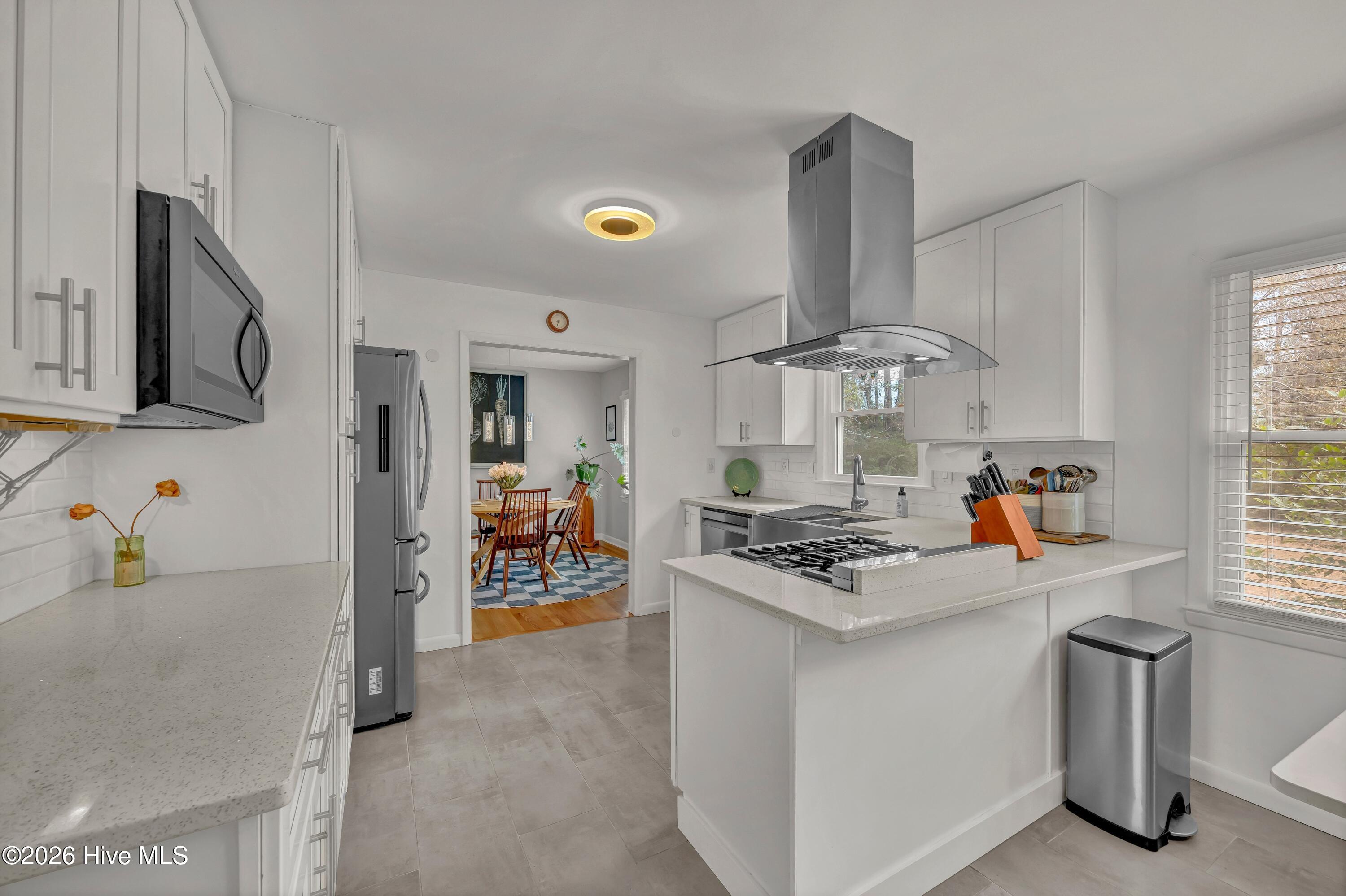 100555704 | Photo 10