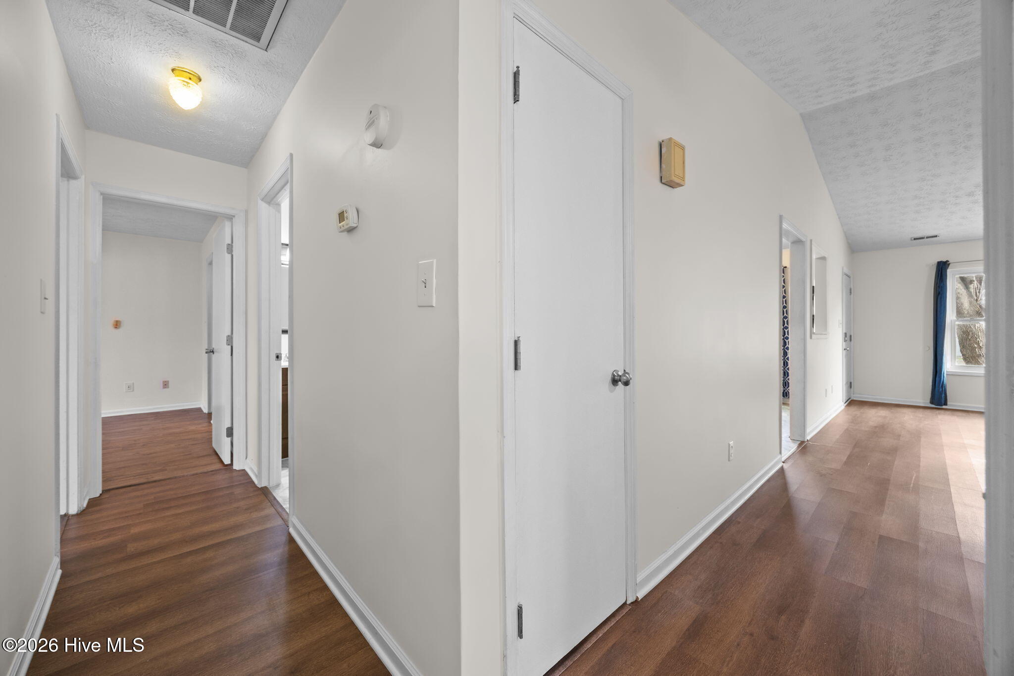 100550938 | Photo 14