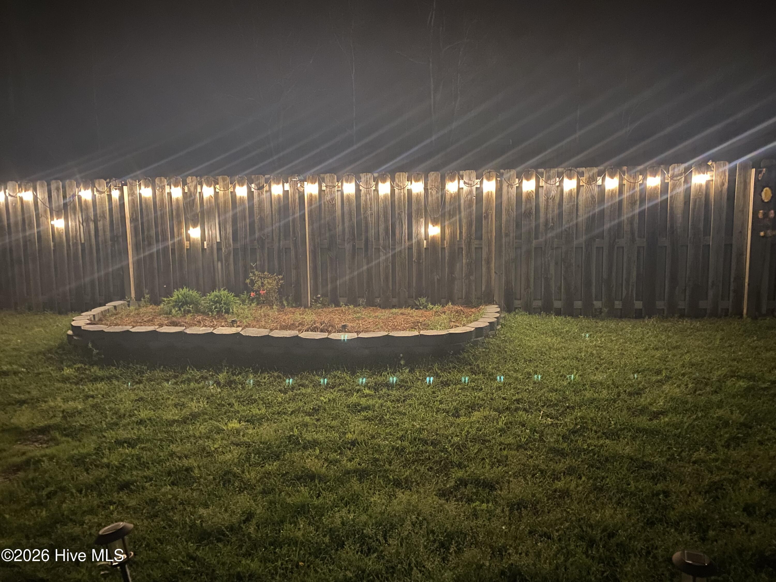 100560970 | Photo 47