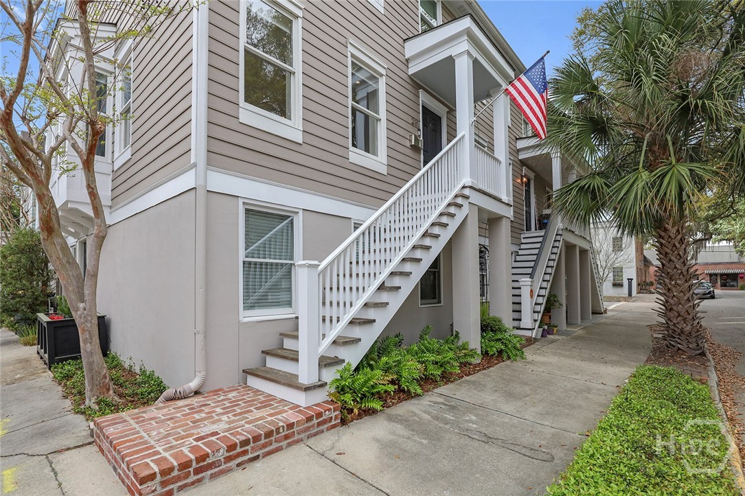 Photo 2 of Townhouse for sale at 231 Houston St, Savannah, GA 31401 | MLS# SA357987 | Listing updated on 2026-09-13