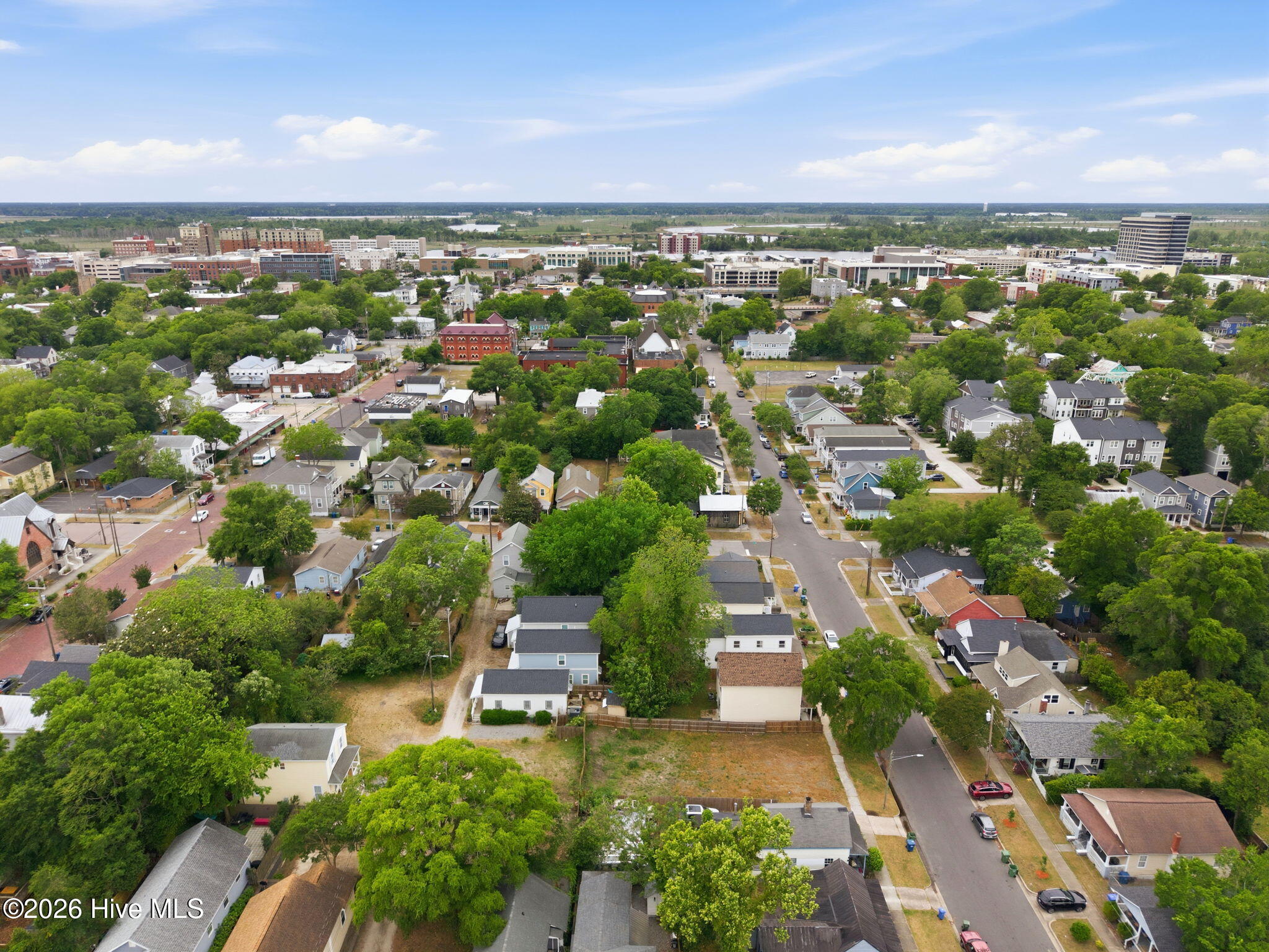 100570219 | Photo 11