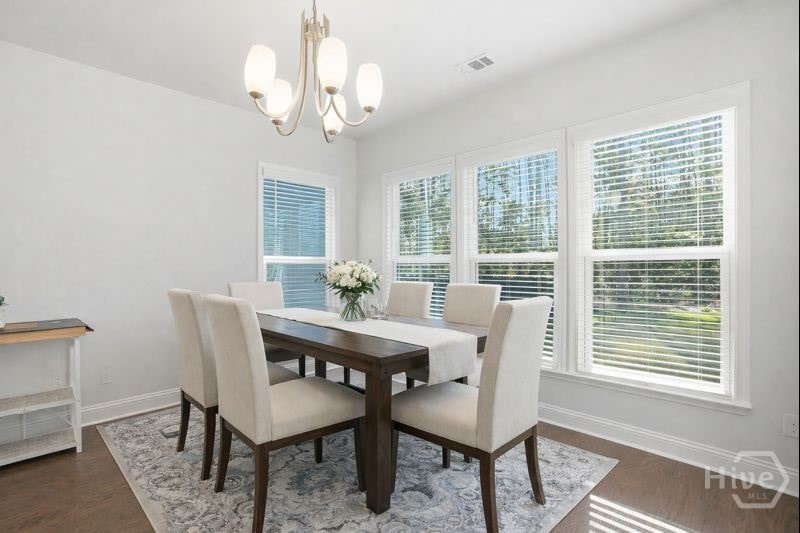 Dining area - virtually staged