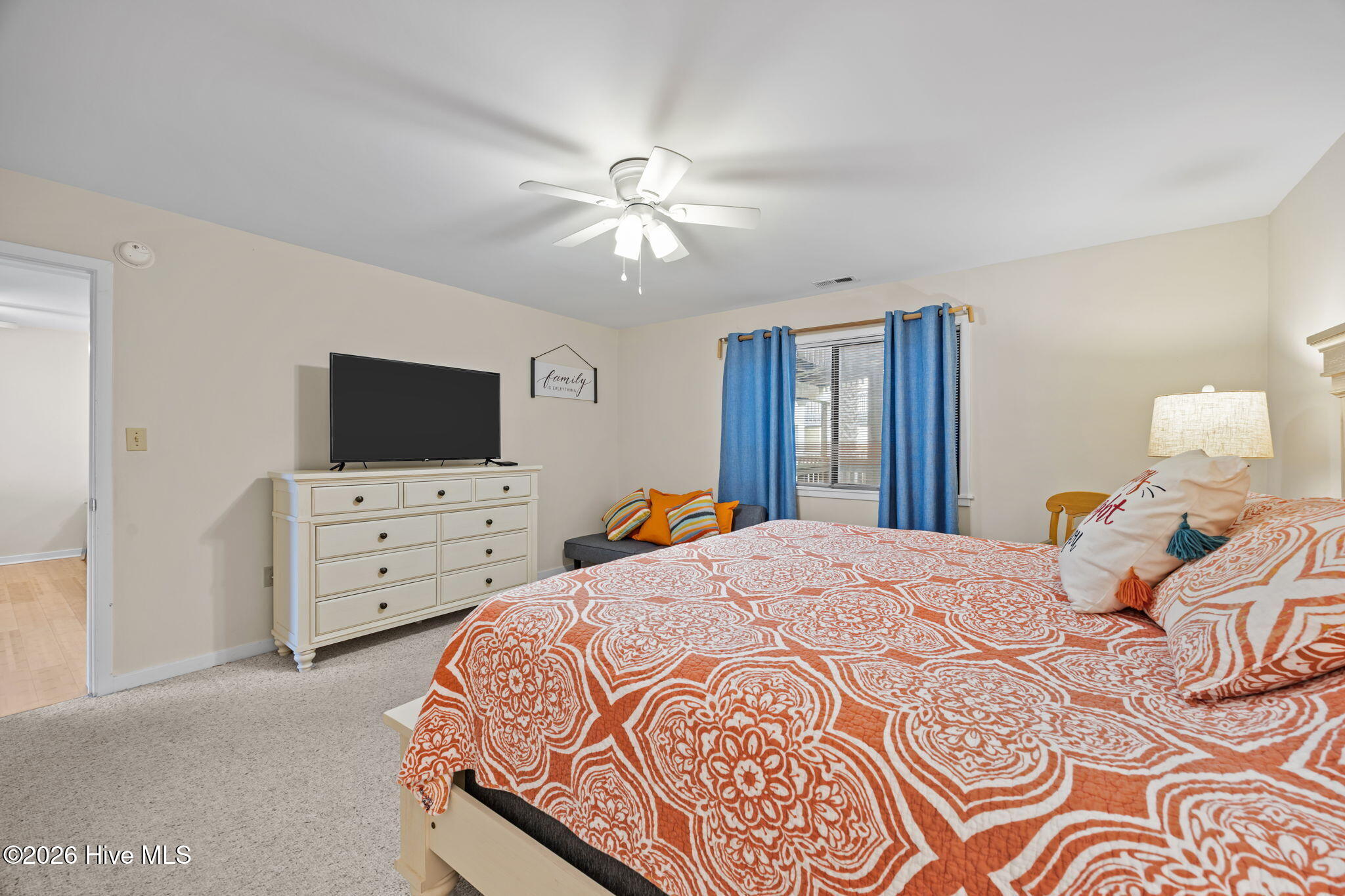 100561637 | Photo 19