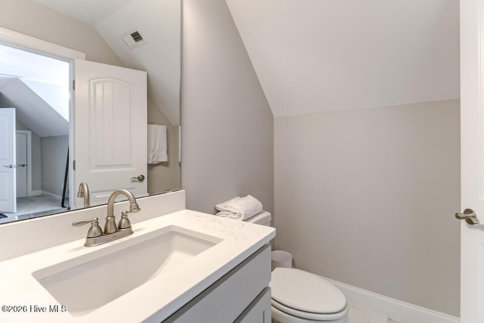 100559873 | Photo 30