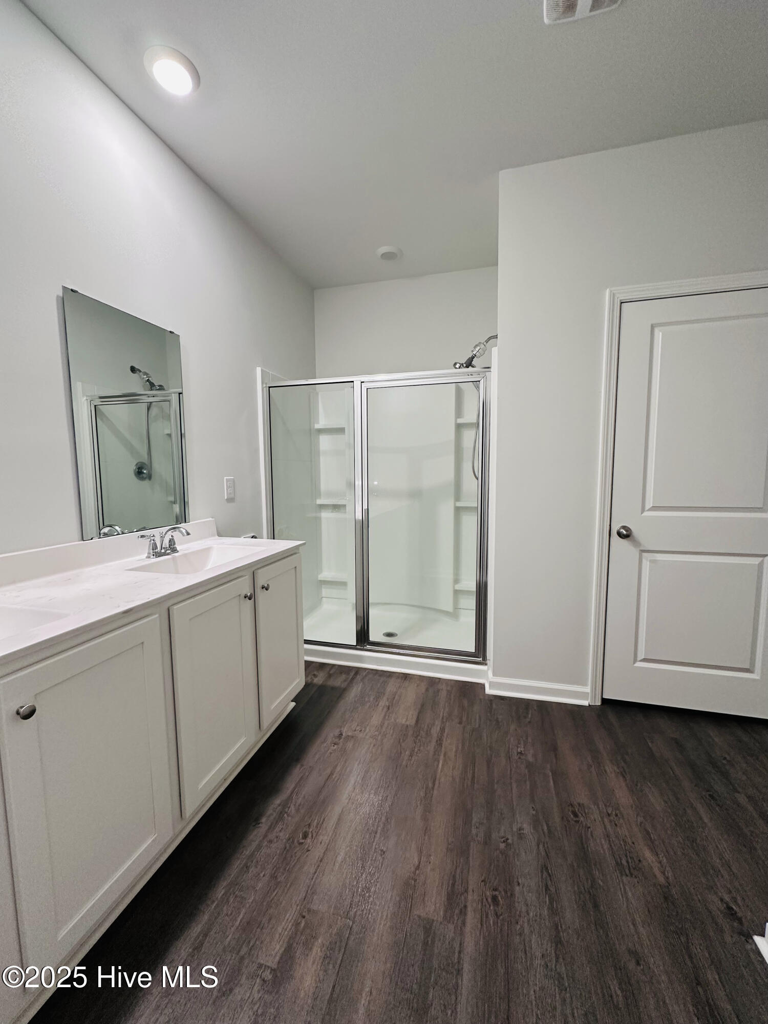 100525143 | Photo 28