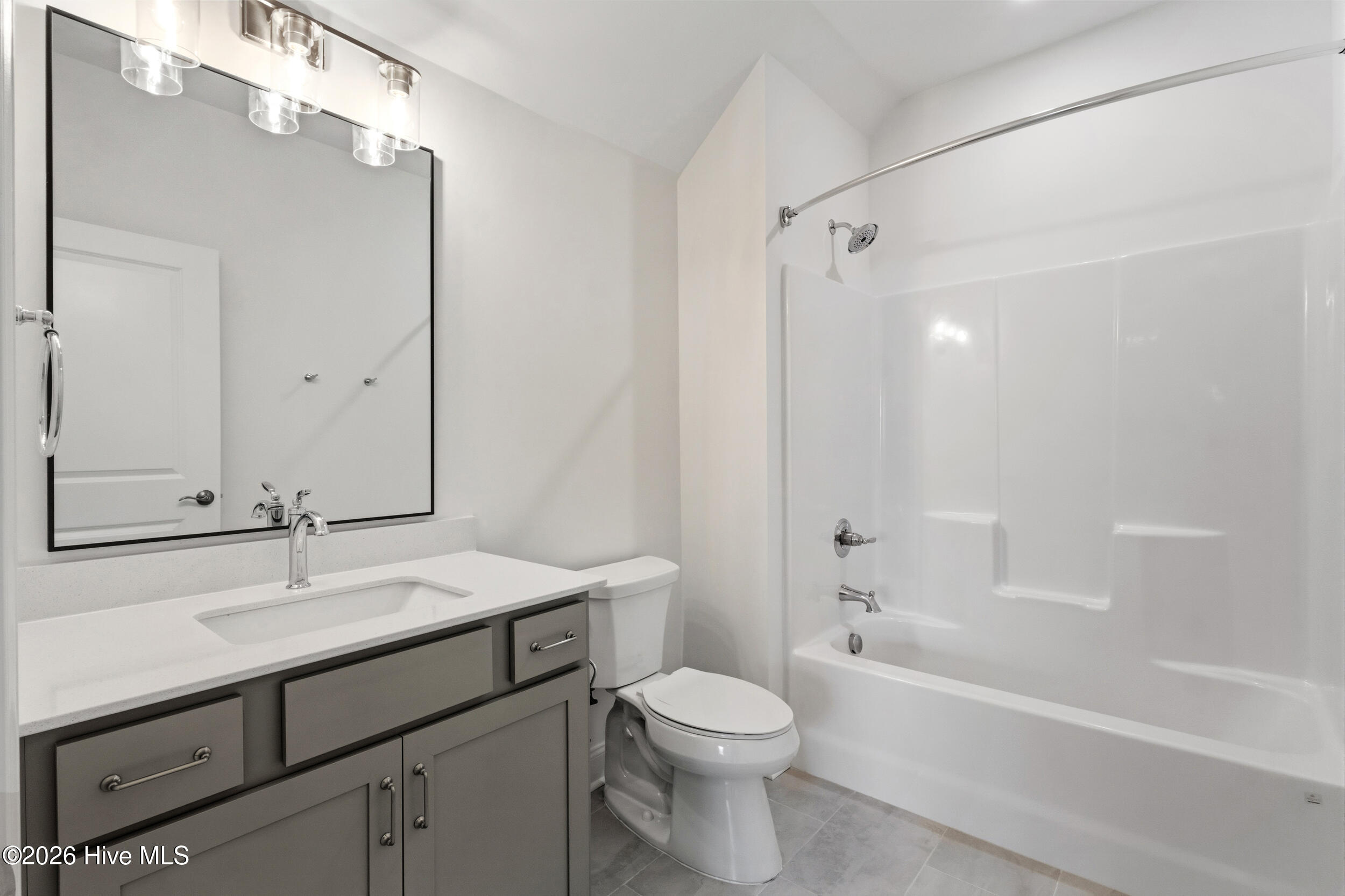 100567721 | Photo 37