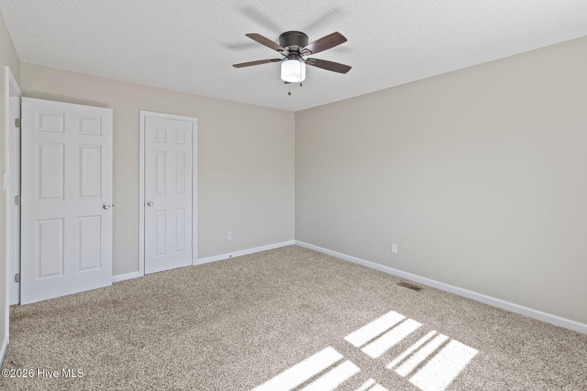 100561525 | Photo 26