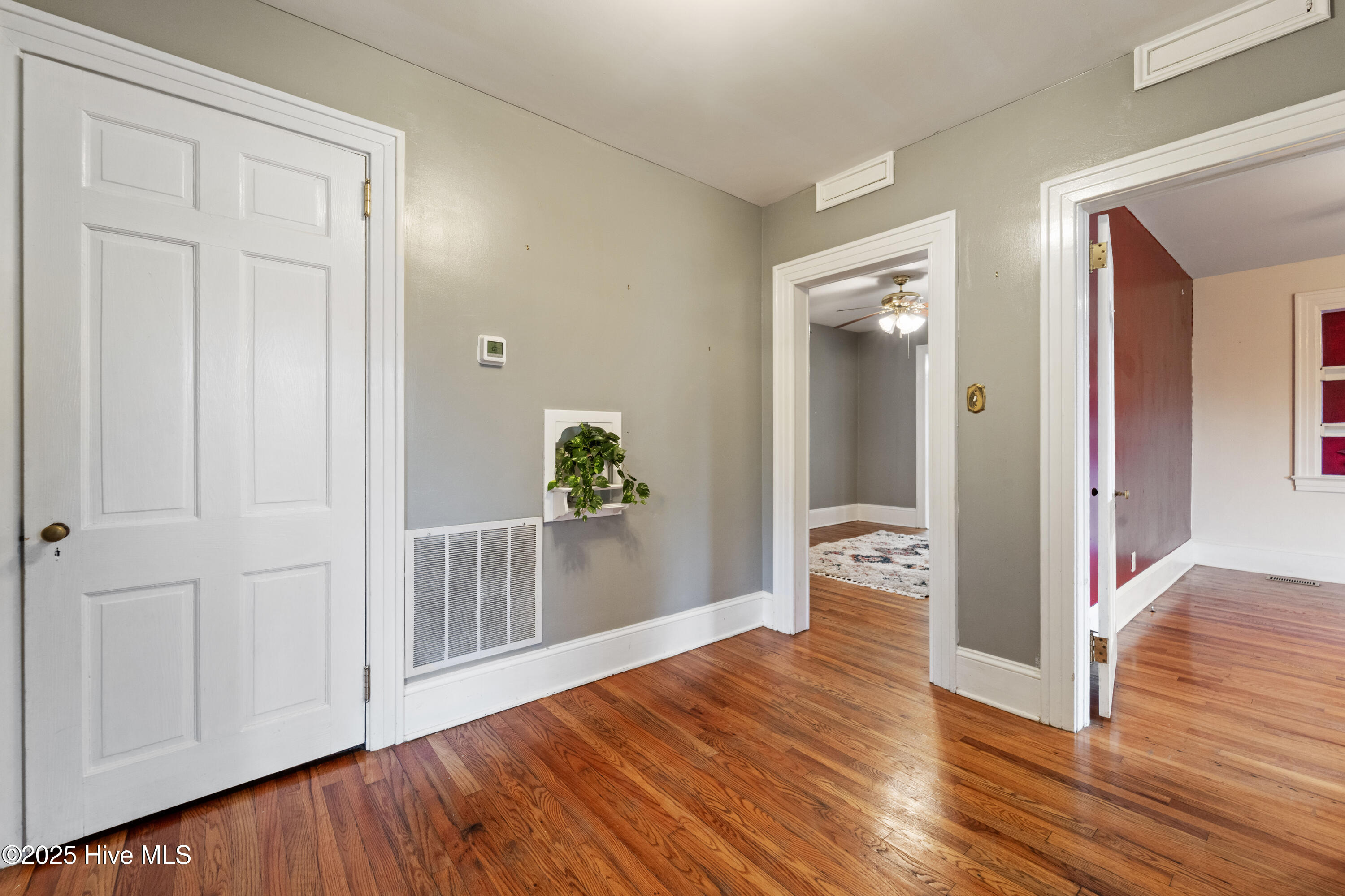 100544156 | Photo 33