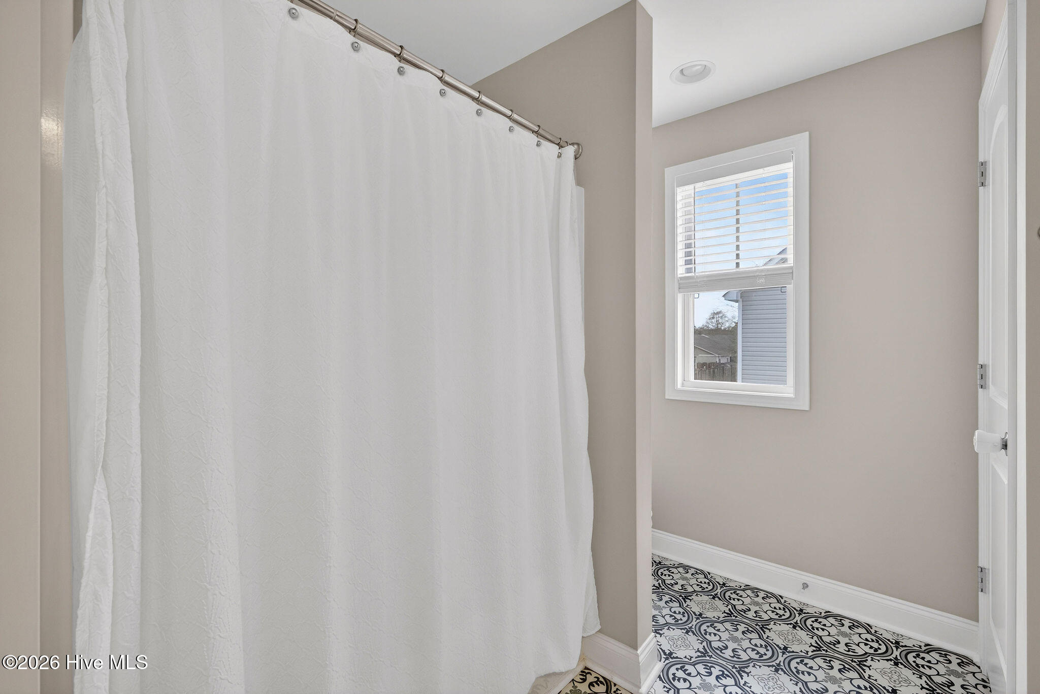 100563474 | Photo 20