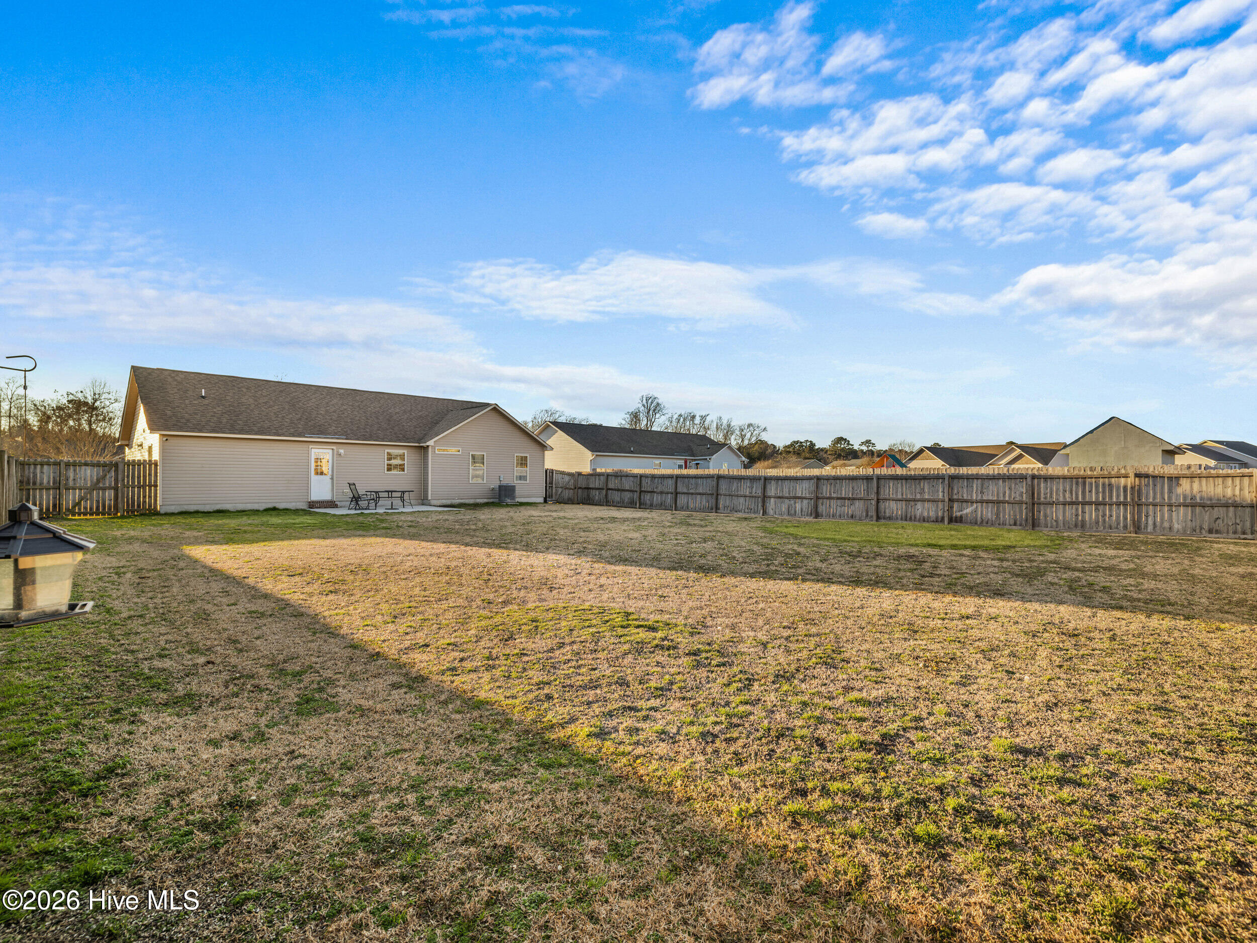 100552260 | Photo 32