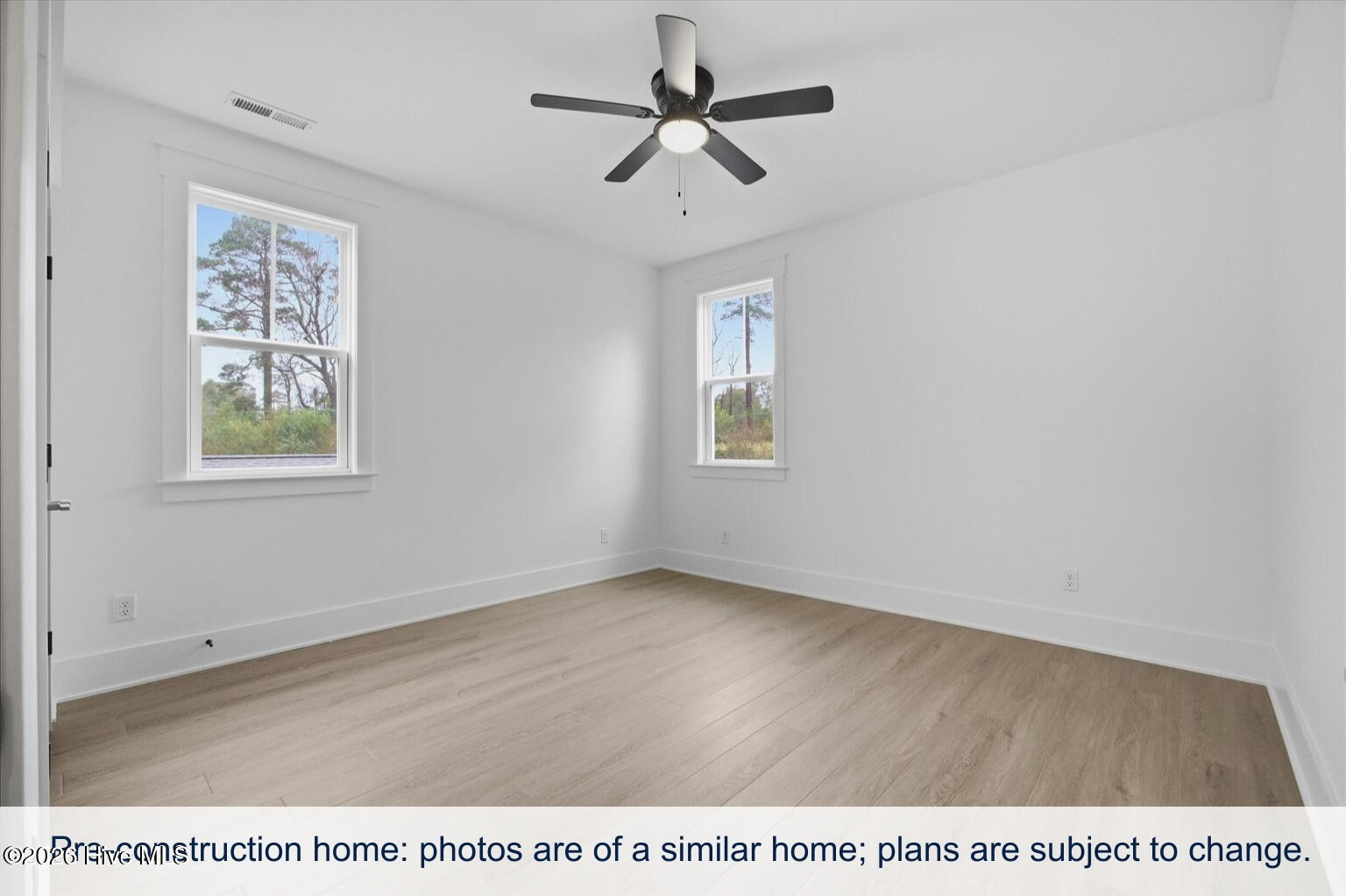 100567849 | Photo 32