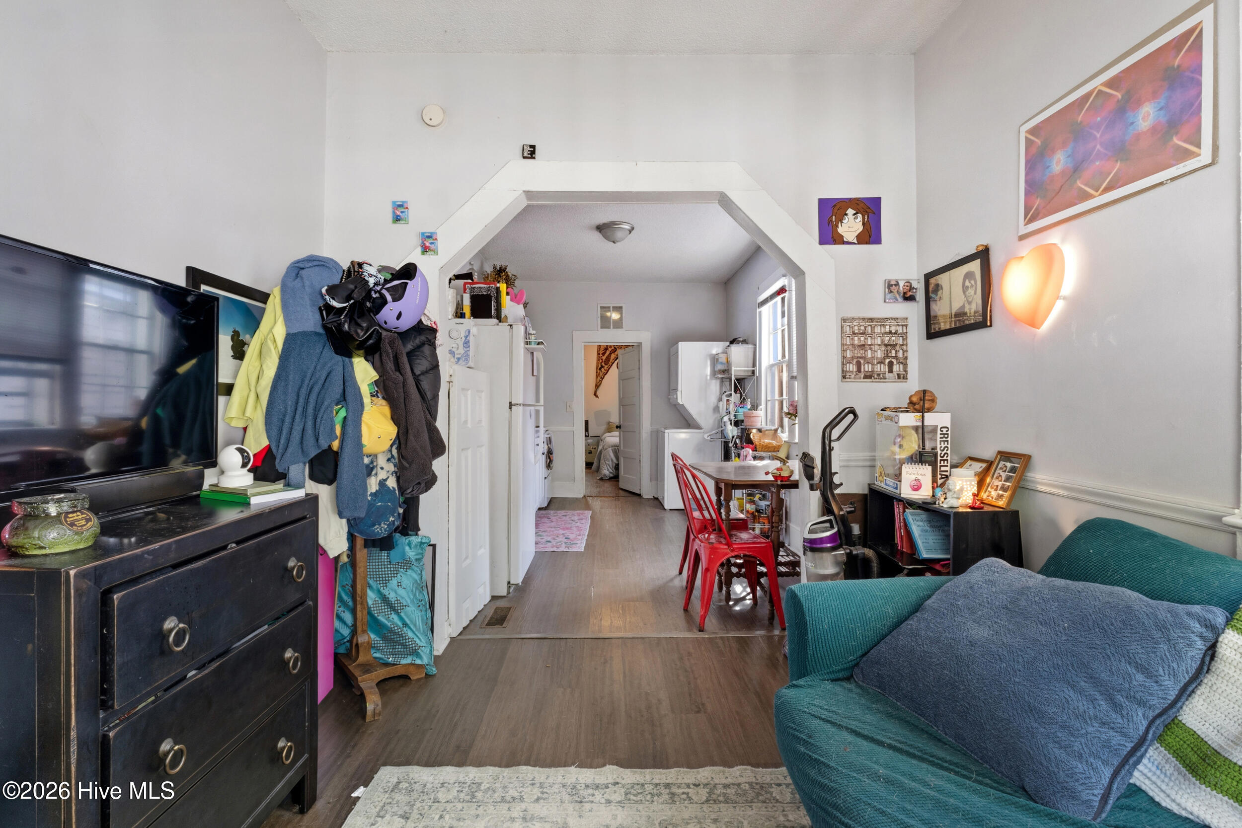 100566209 | Photo 18