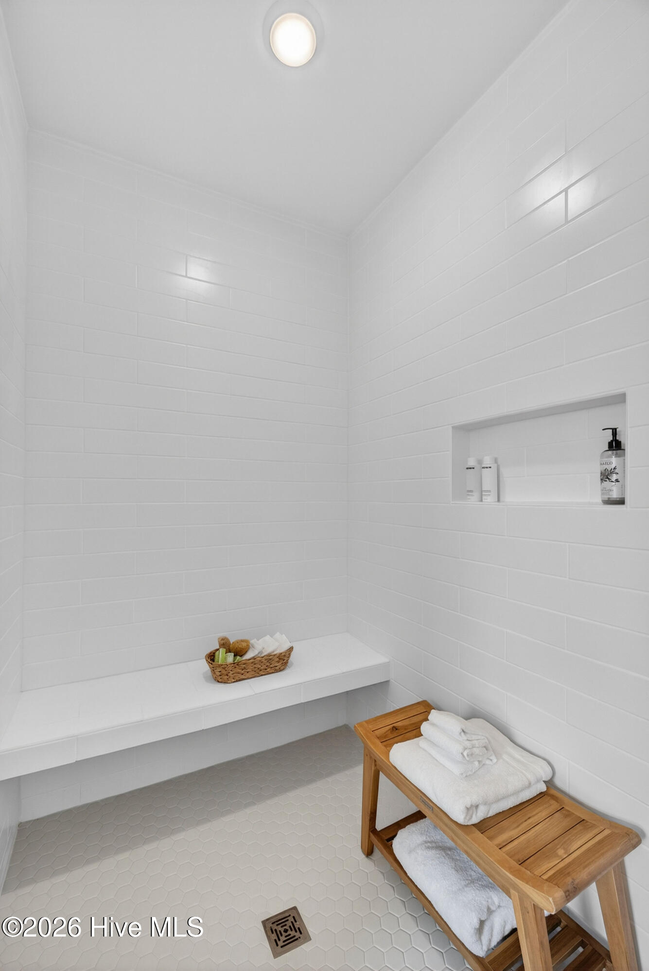 100558378 | Photo 28