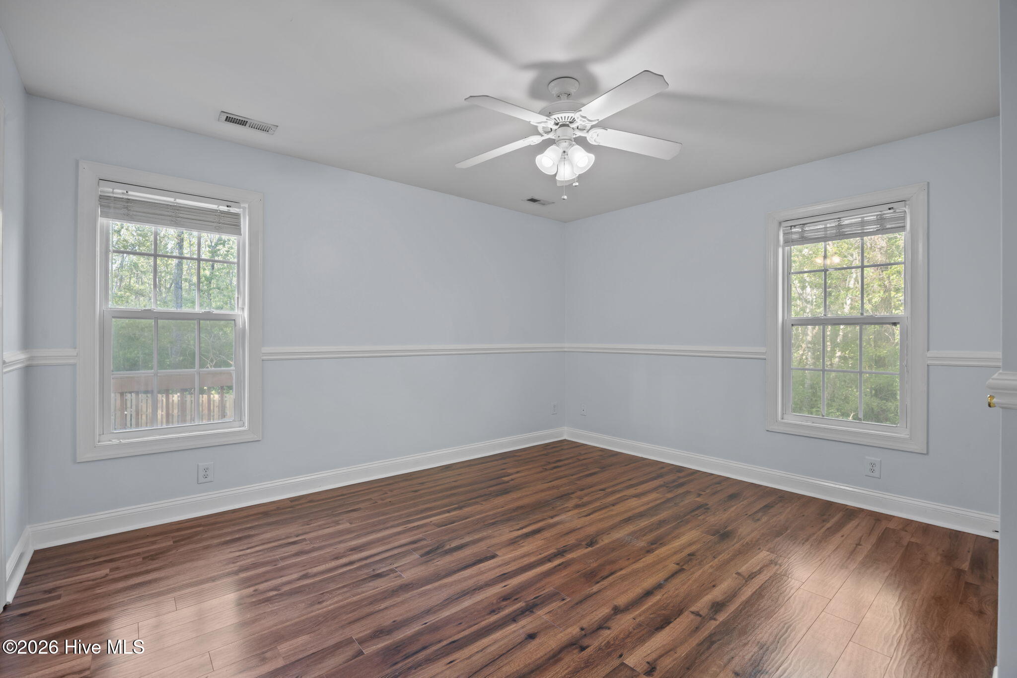 100564597 | Photo 32