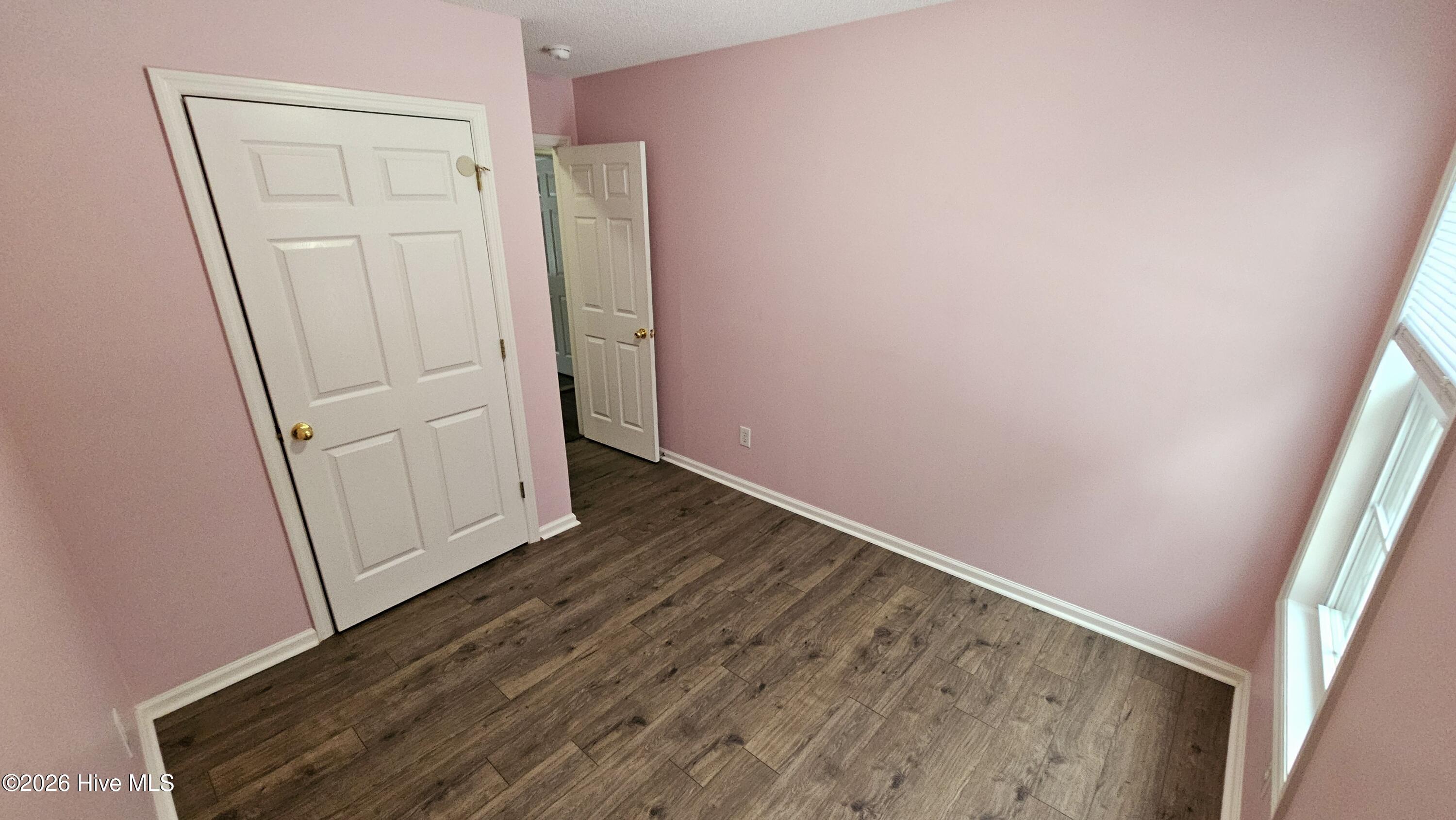 100565863 | Photo 20