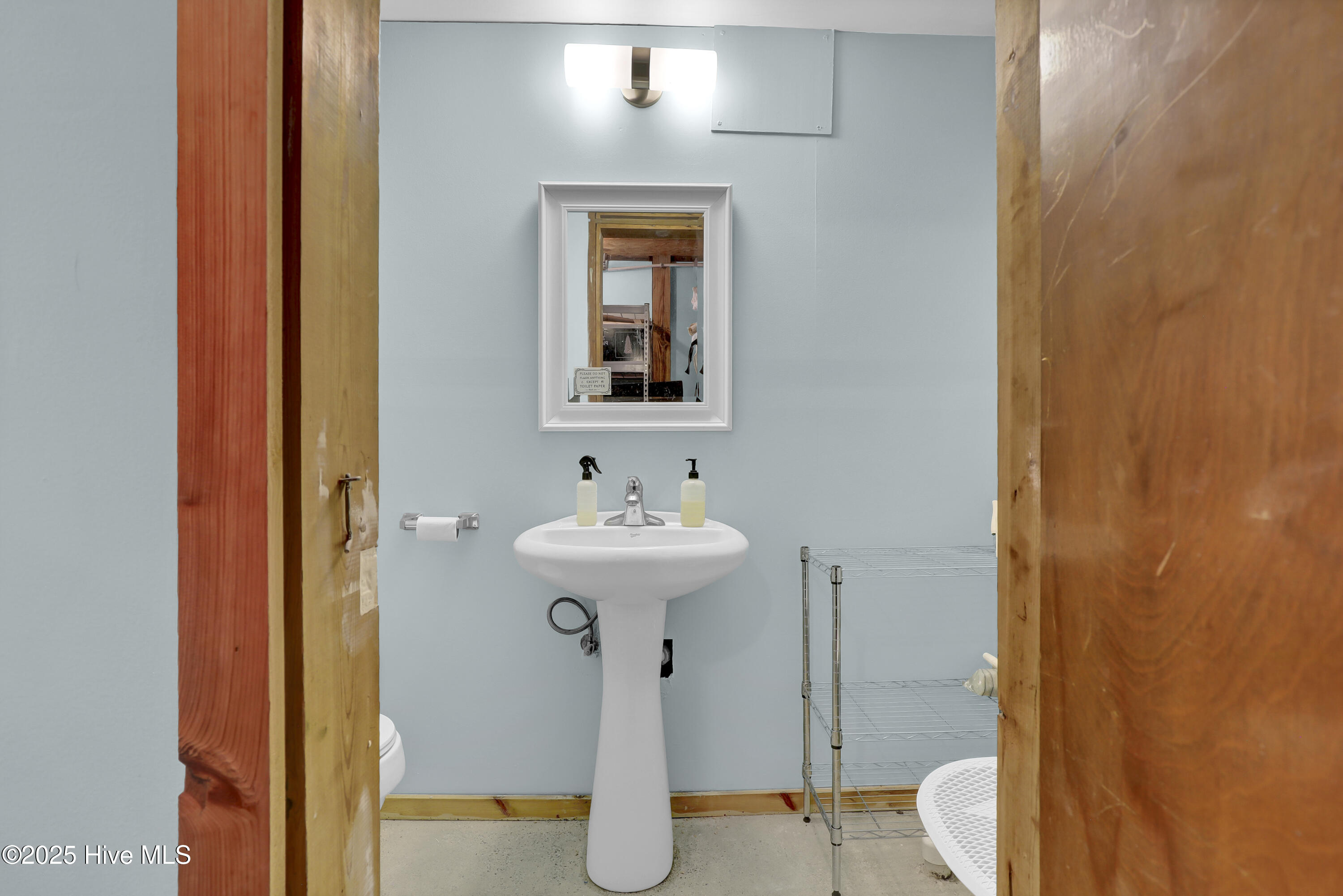 100562583 | Photo 30