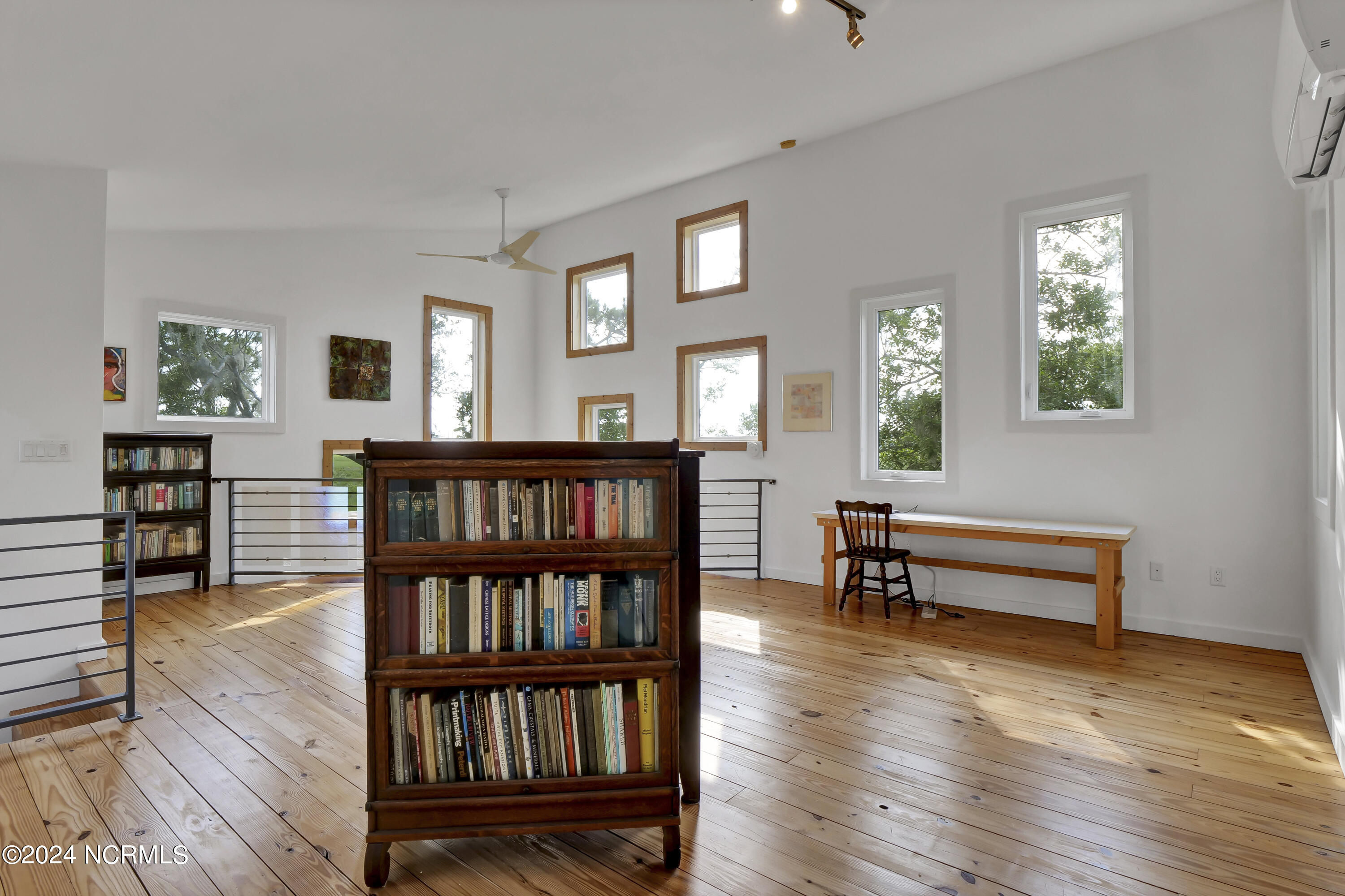 100552771 | Photo 42