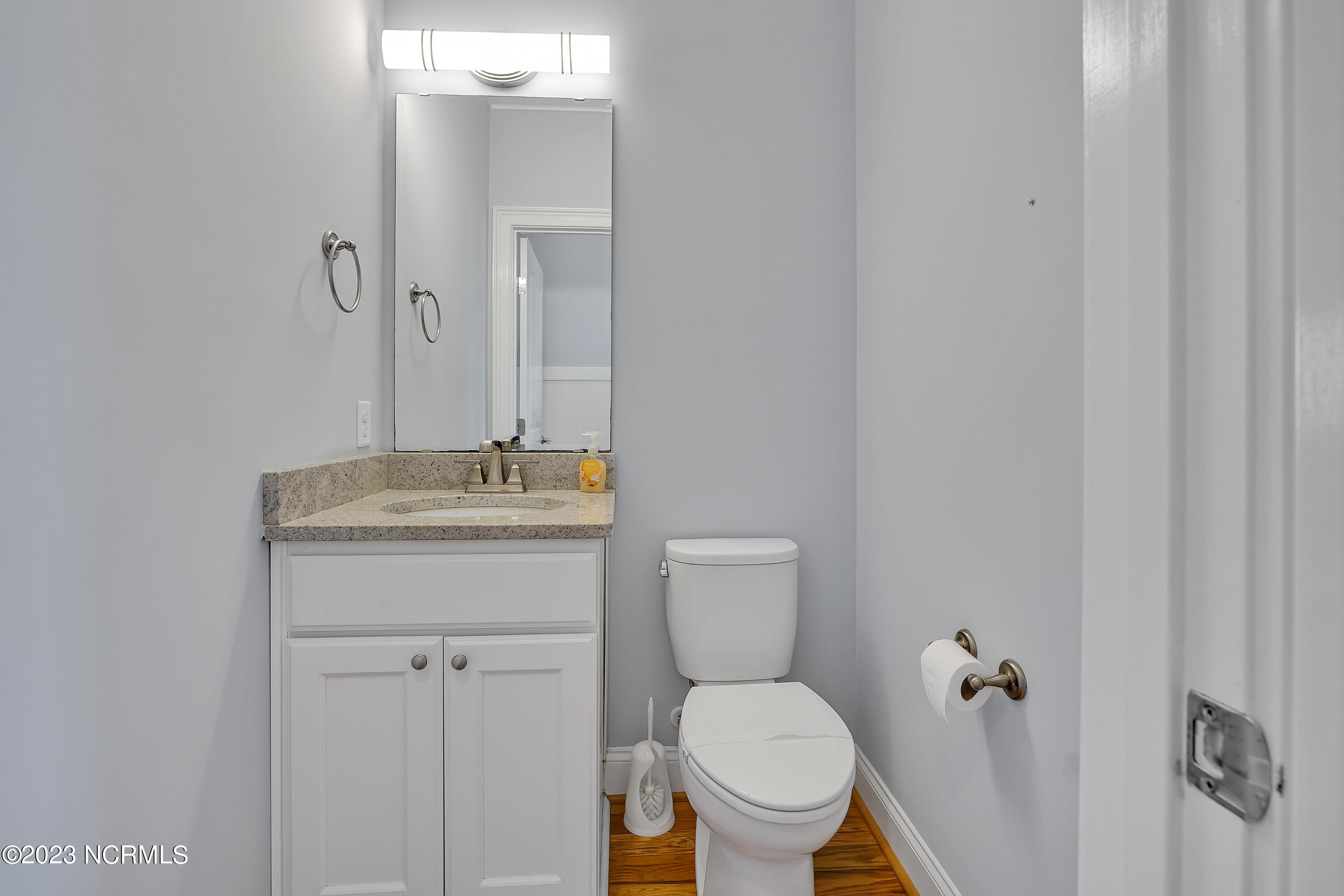 100558730 | Photo 36