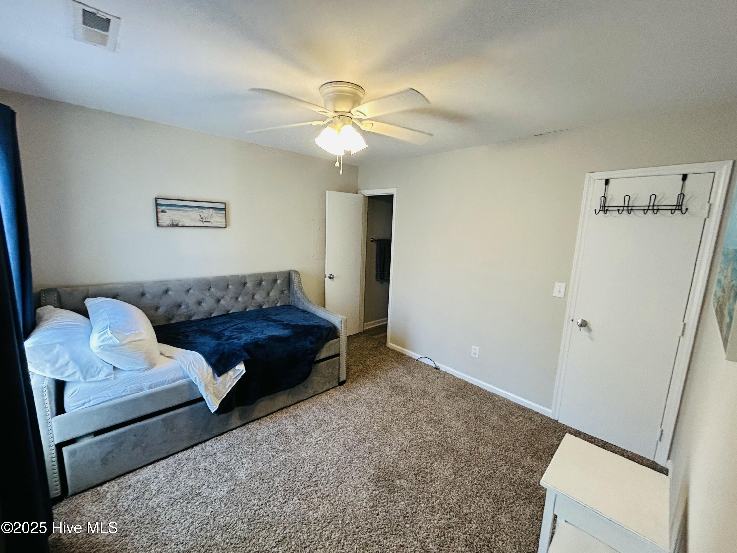 100546702 | Photo 12