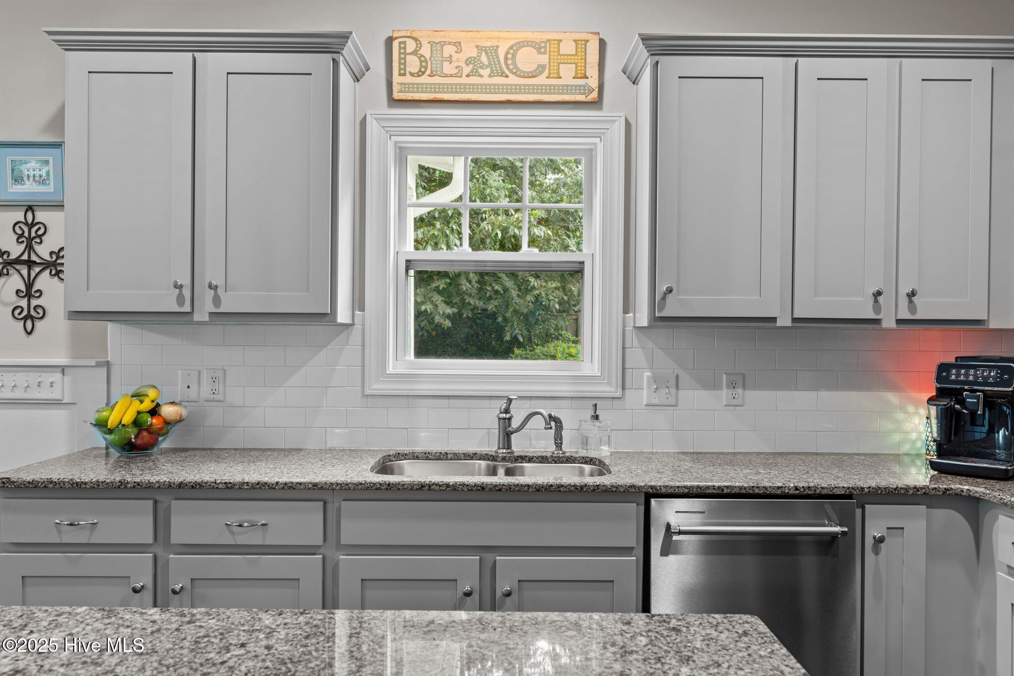 100535481 | Photo 11