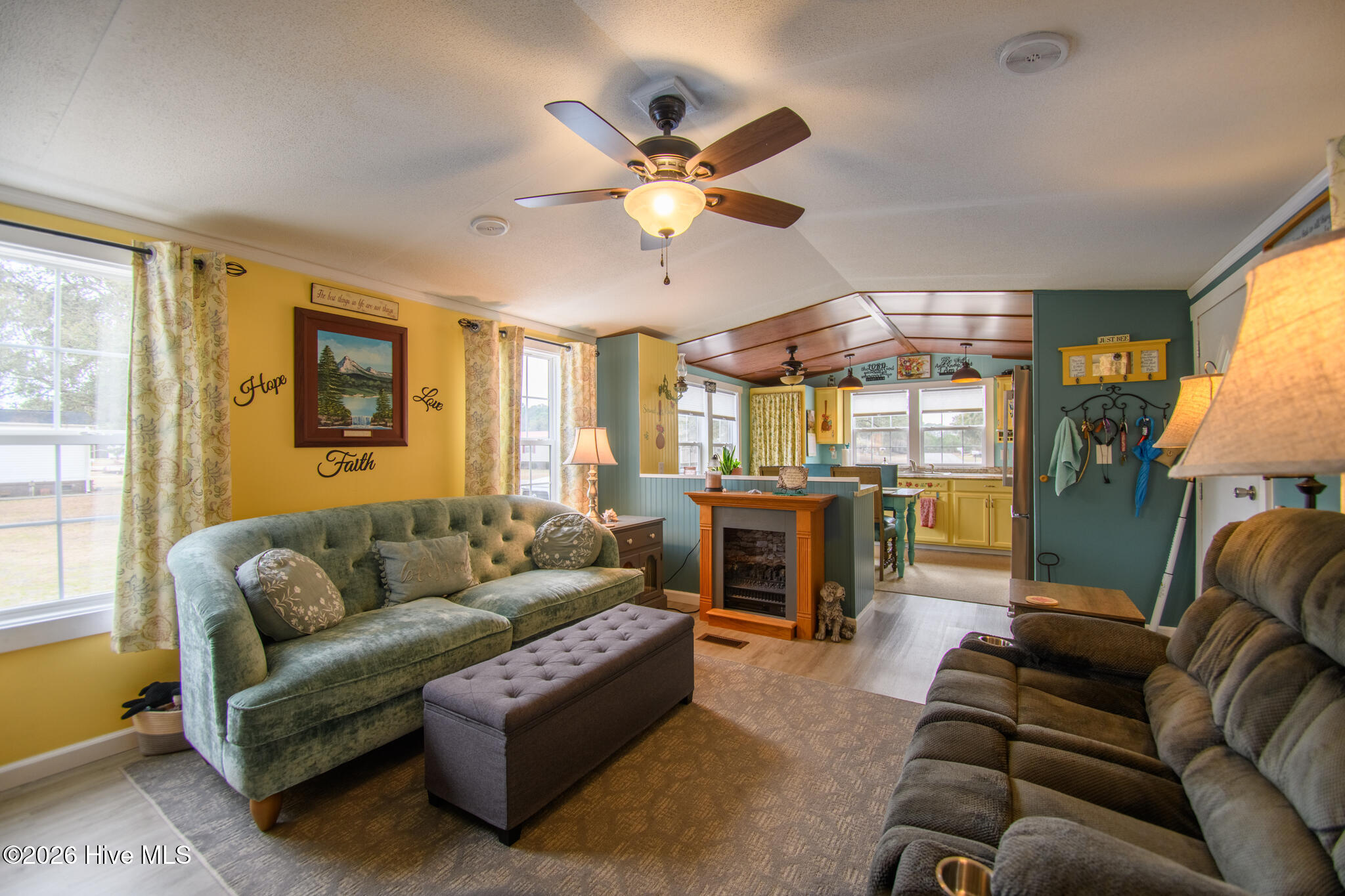 100558747 | Photo 41