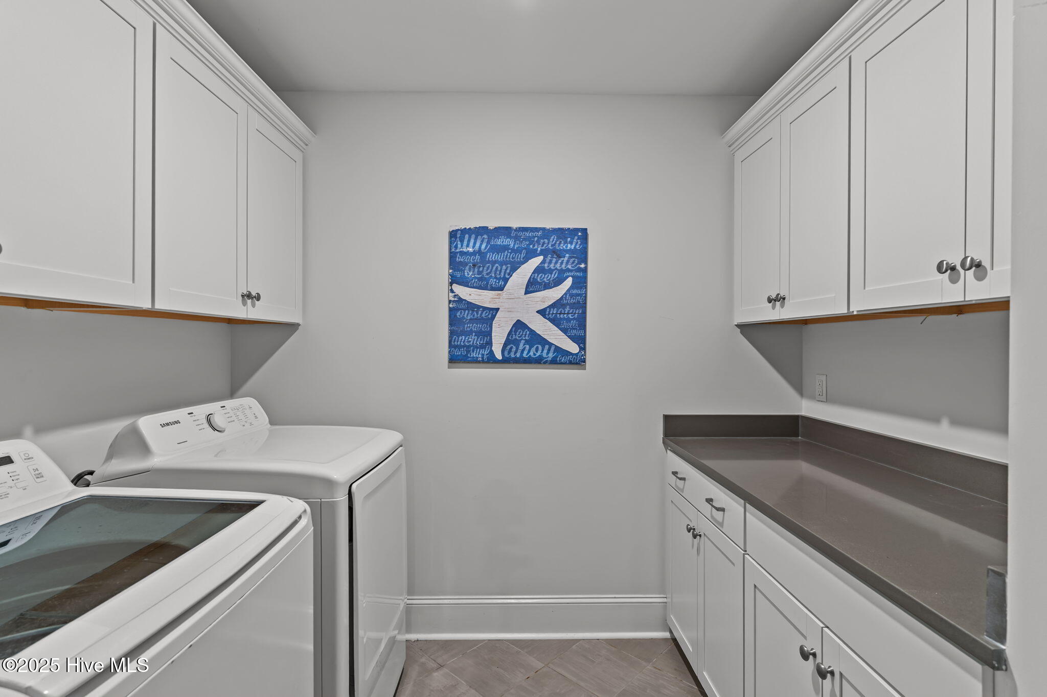 100525303 | Photo 53