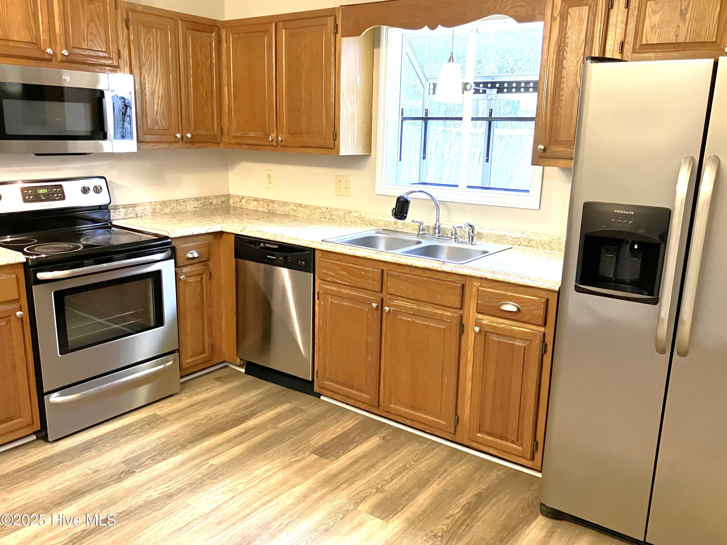 100545920 | Photo 10