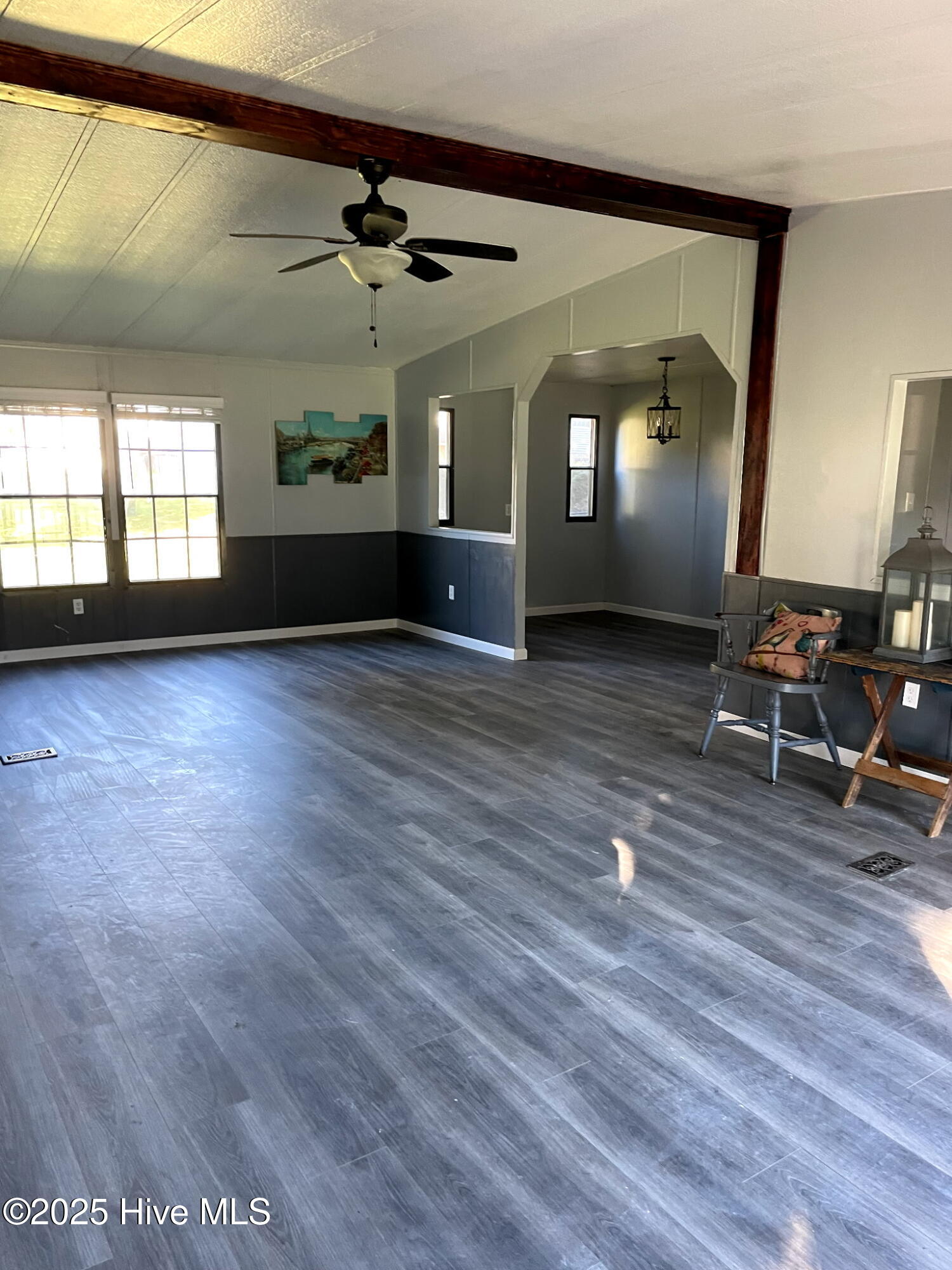 100540035 | Photo 21