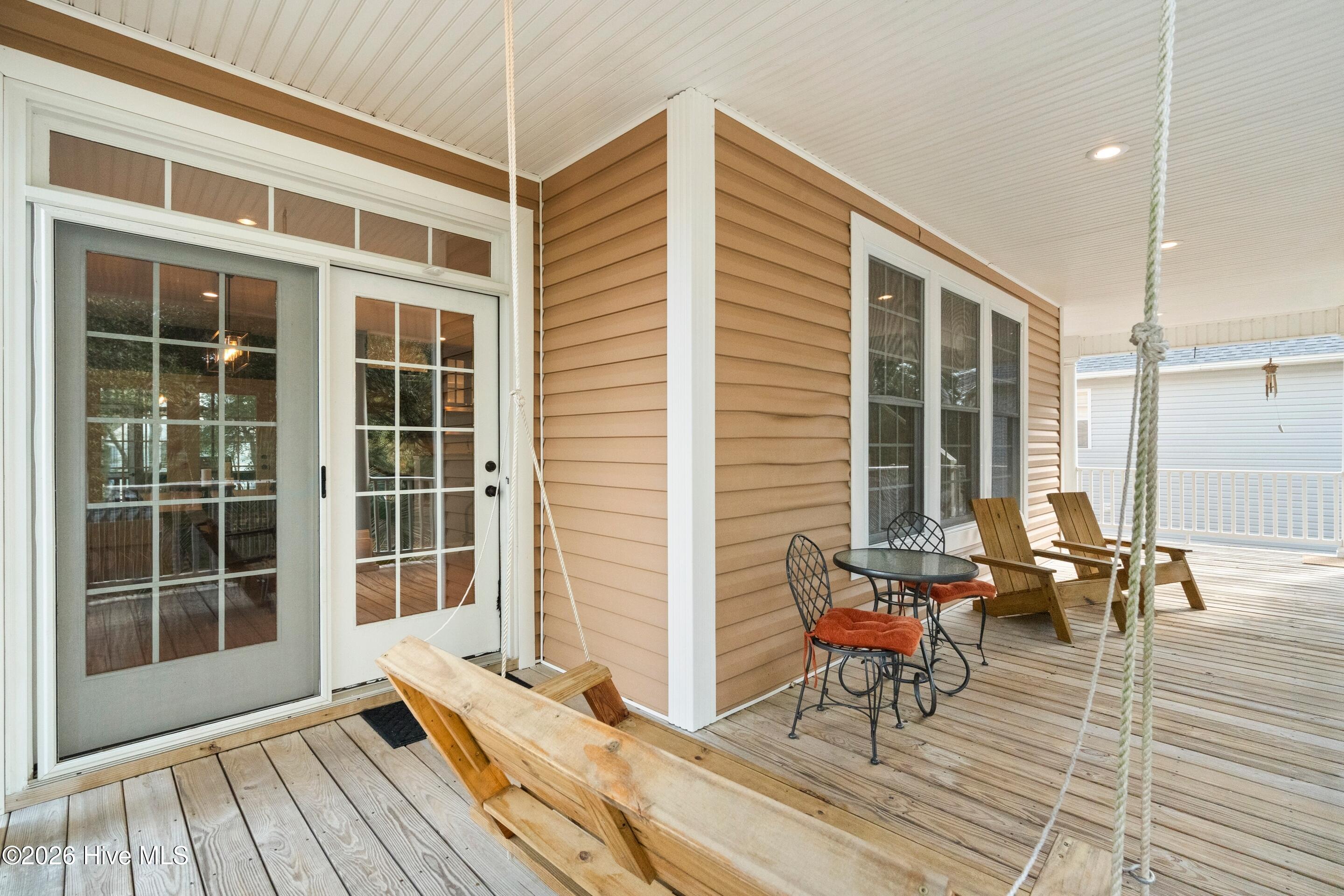 100549187 | Photo 17