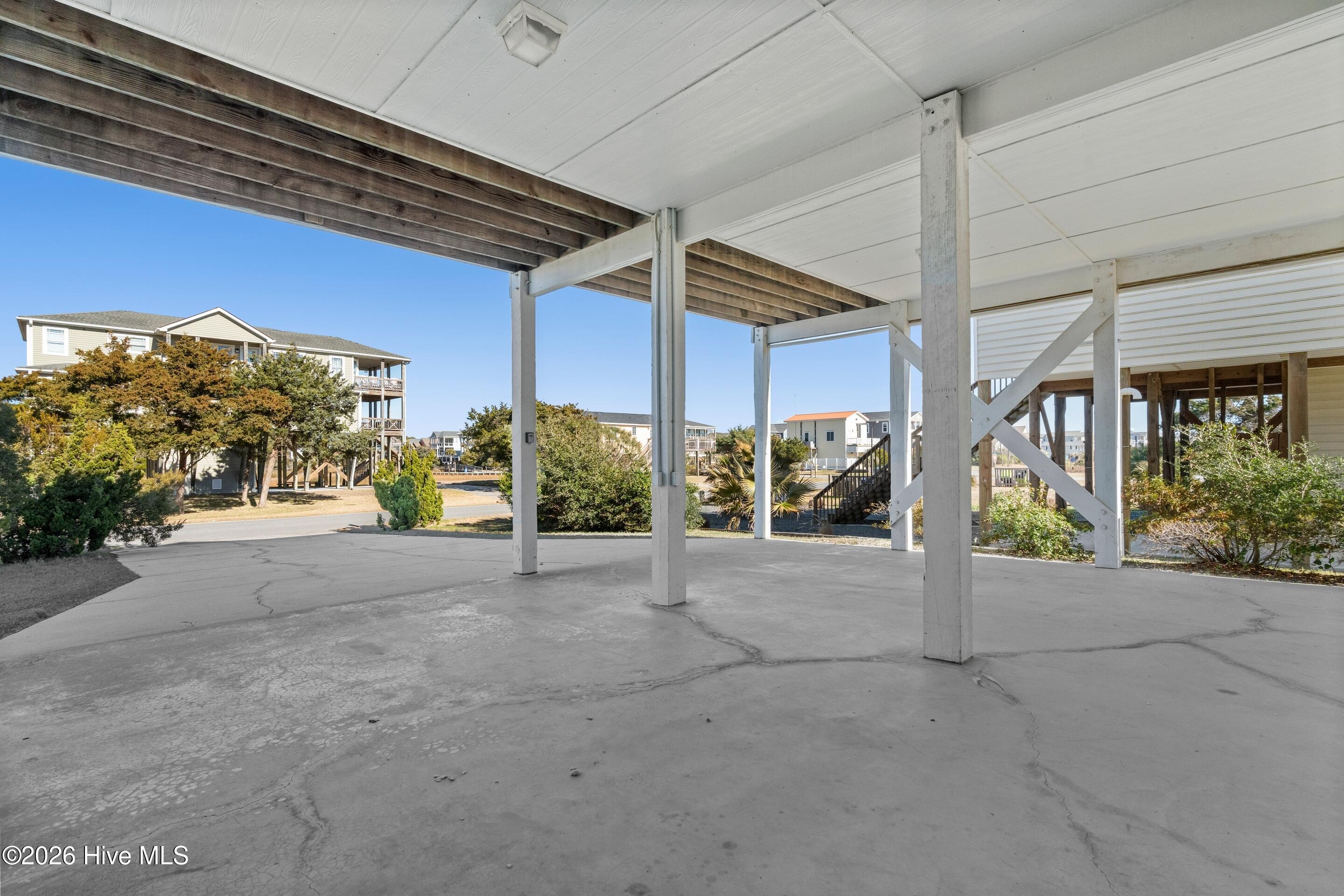 100549309 | Photo 72