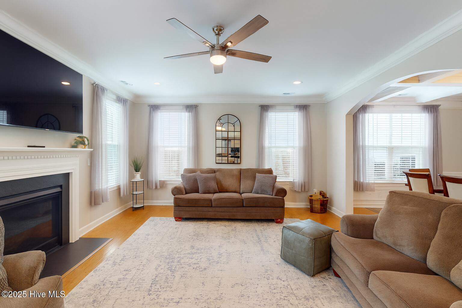 100526795 | Photo 15