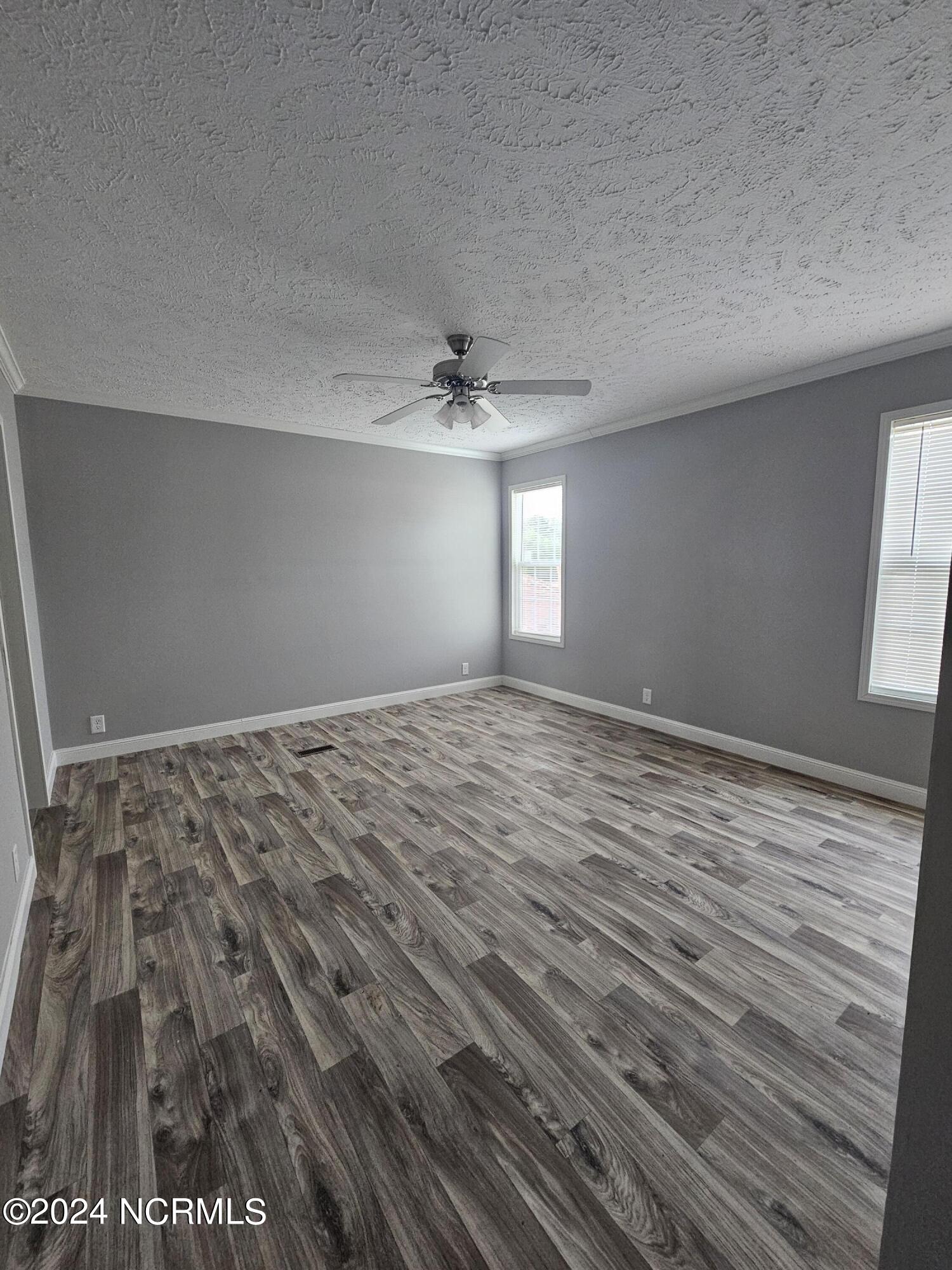 100569261 | Photo 17