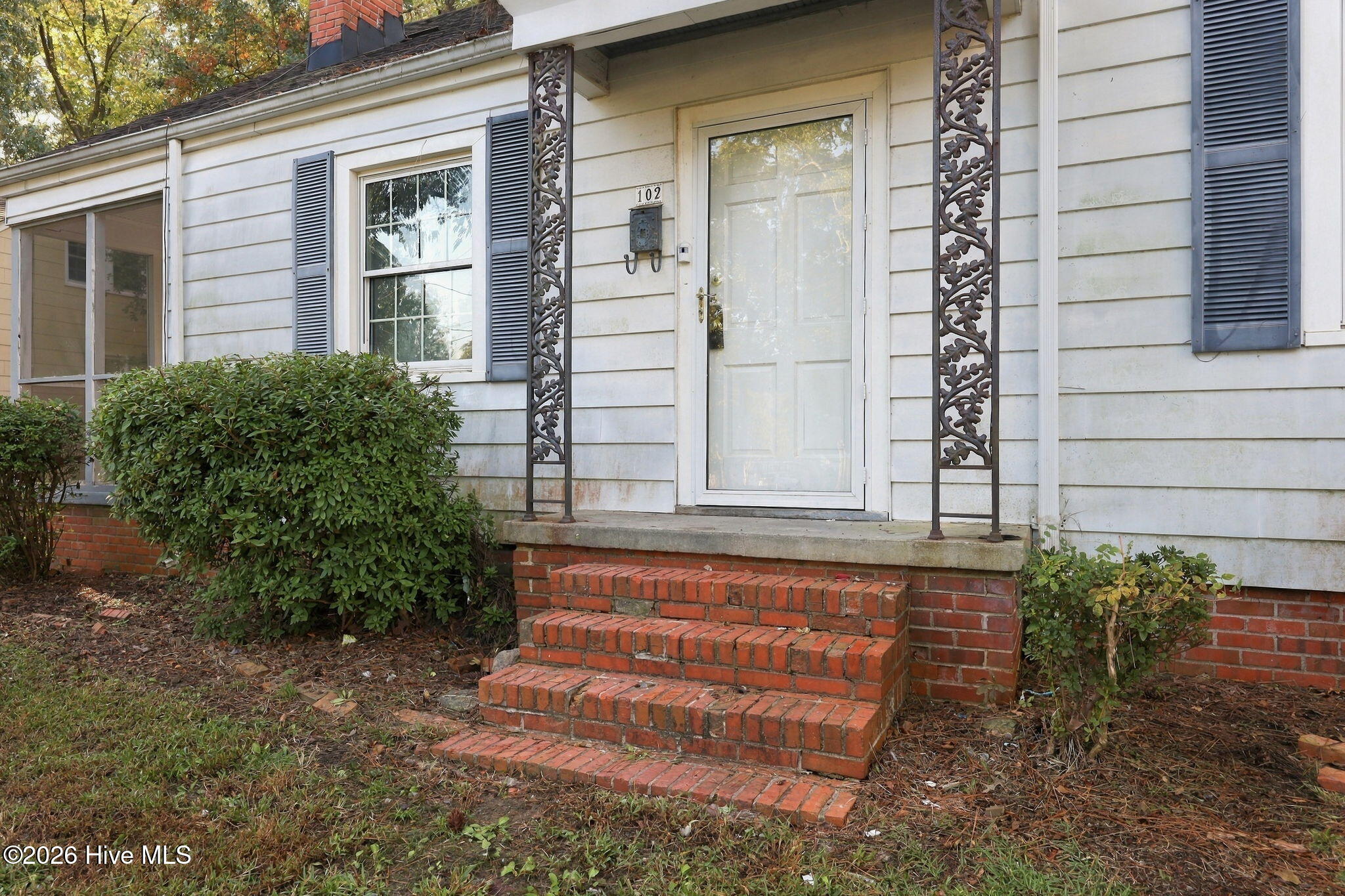 Photo 2 of Single family home for sale at 102 Park Dr, Greenville, NC 27858 | MLS# 100613163 | Listing updated on 2026-10-29