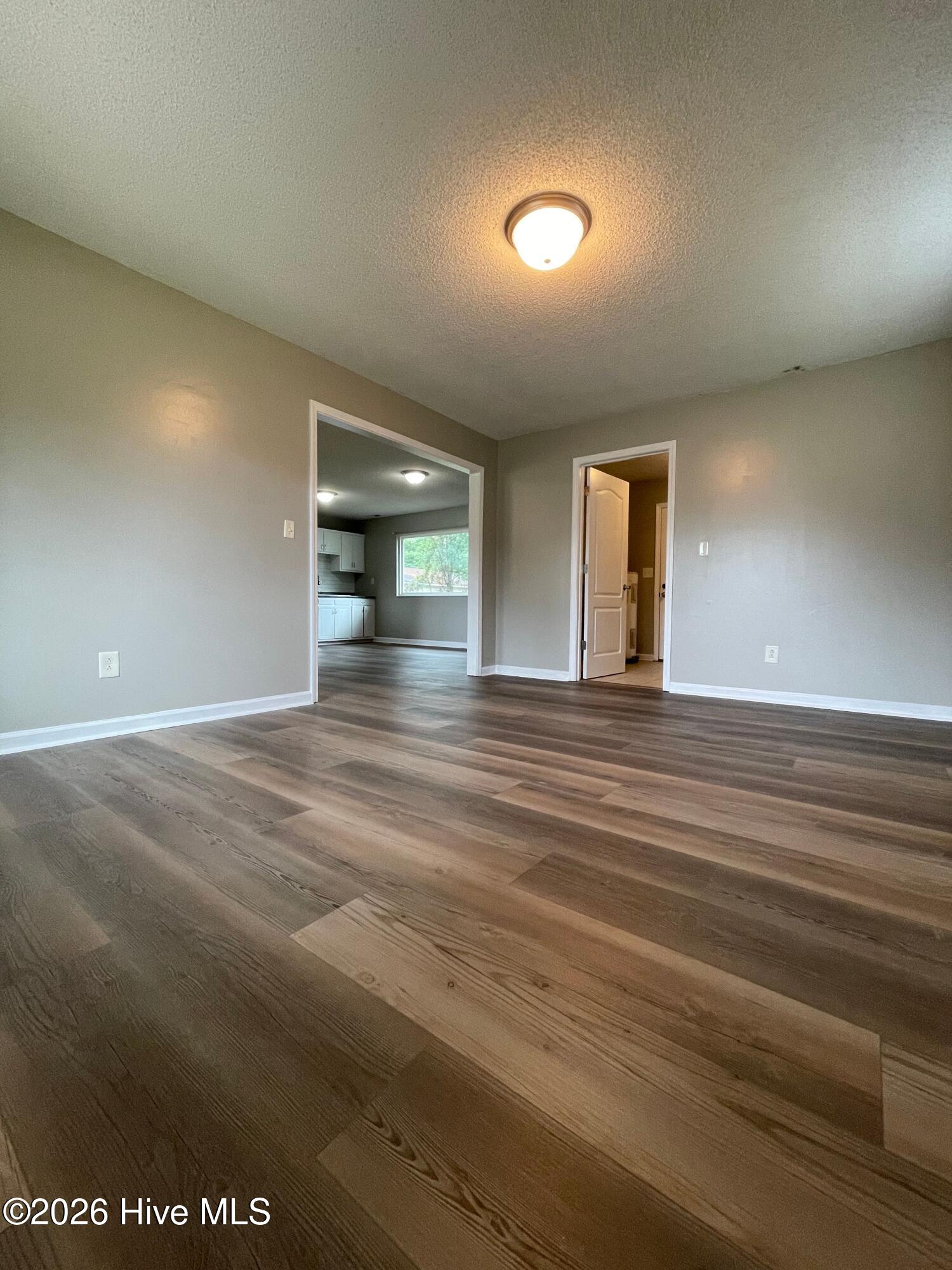 100553183 | Photo 10