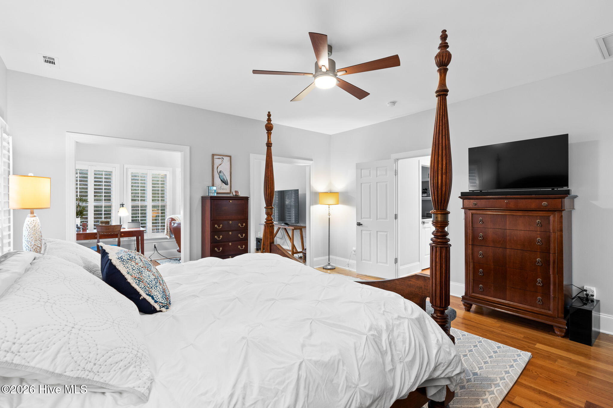 100549864 | Photo 31