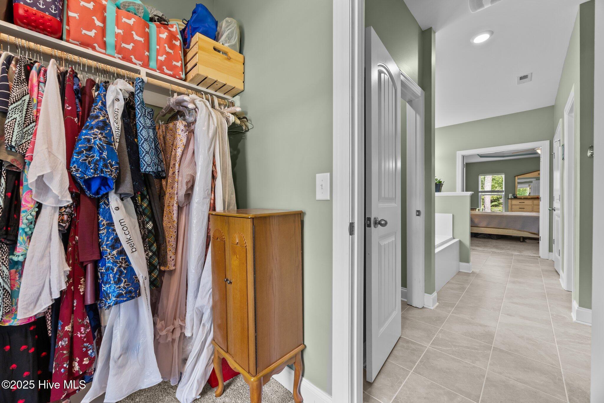 100518510 | Photo 24