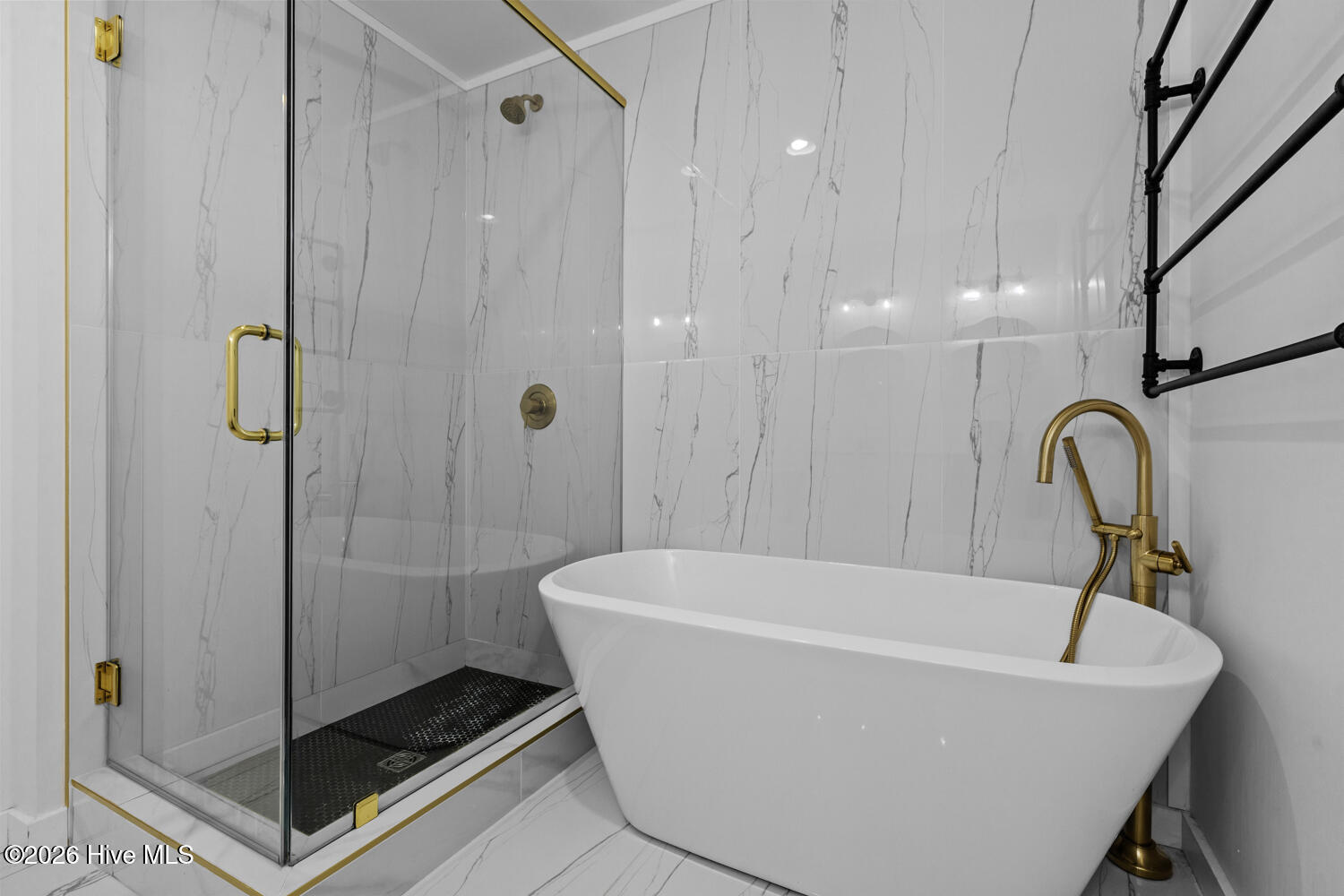 100550800 | Photo 19