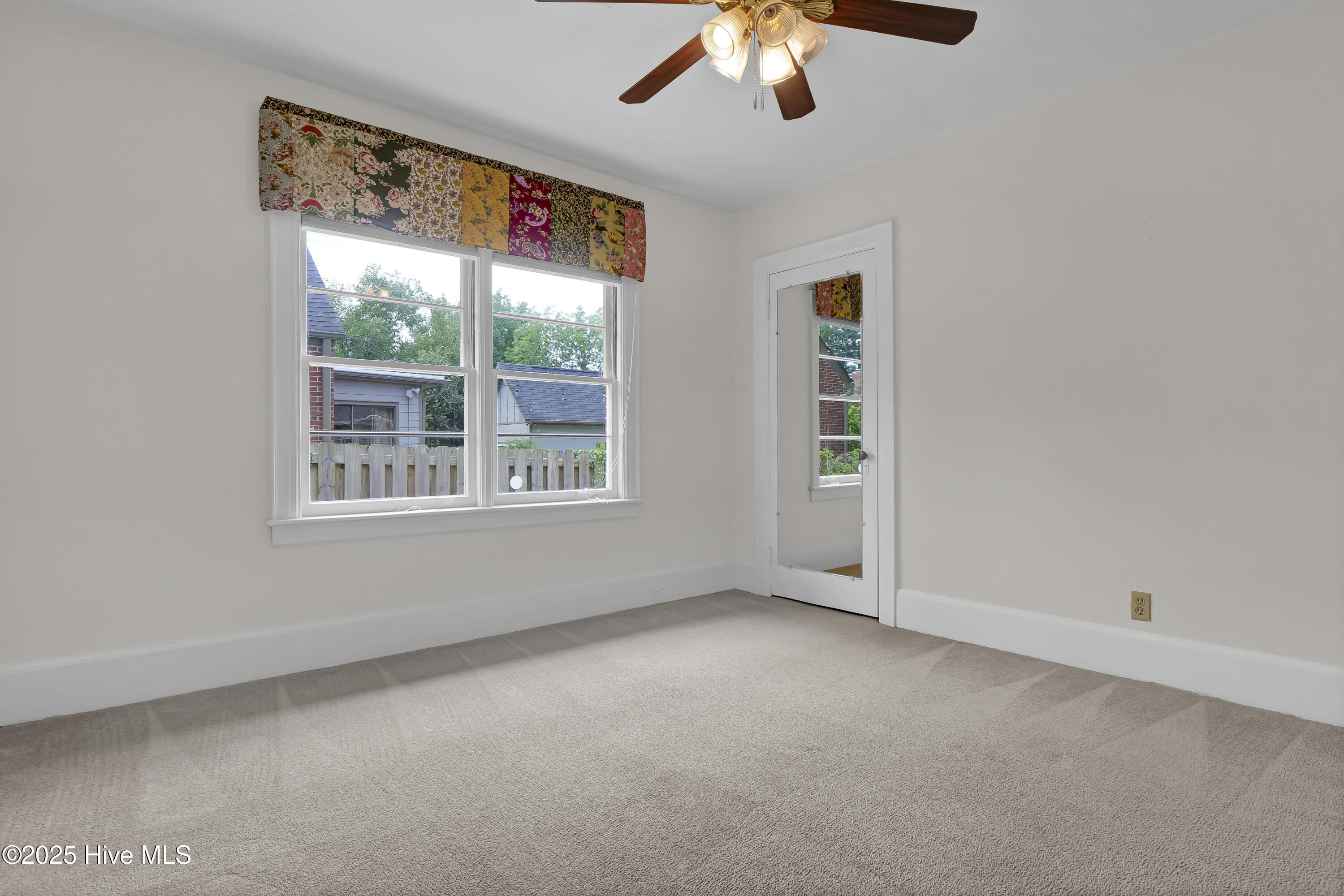 100564698 | Photo 33