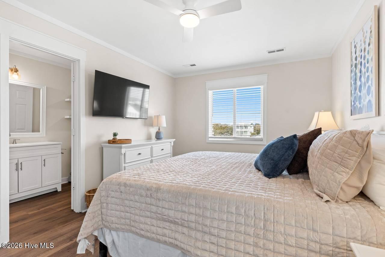 100556593 | Photo 62