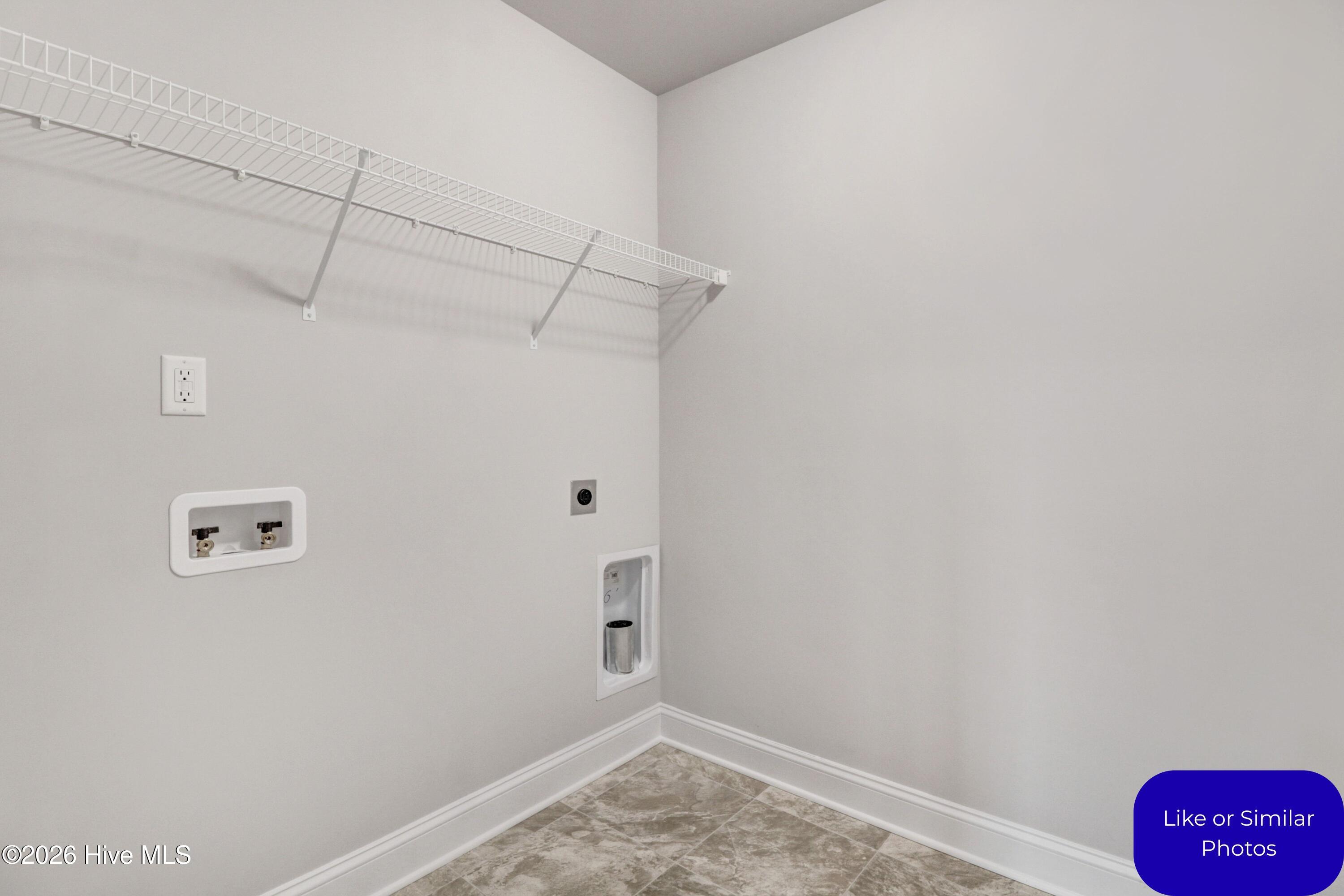 100570215 | Photo 22