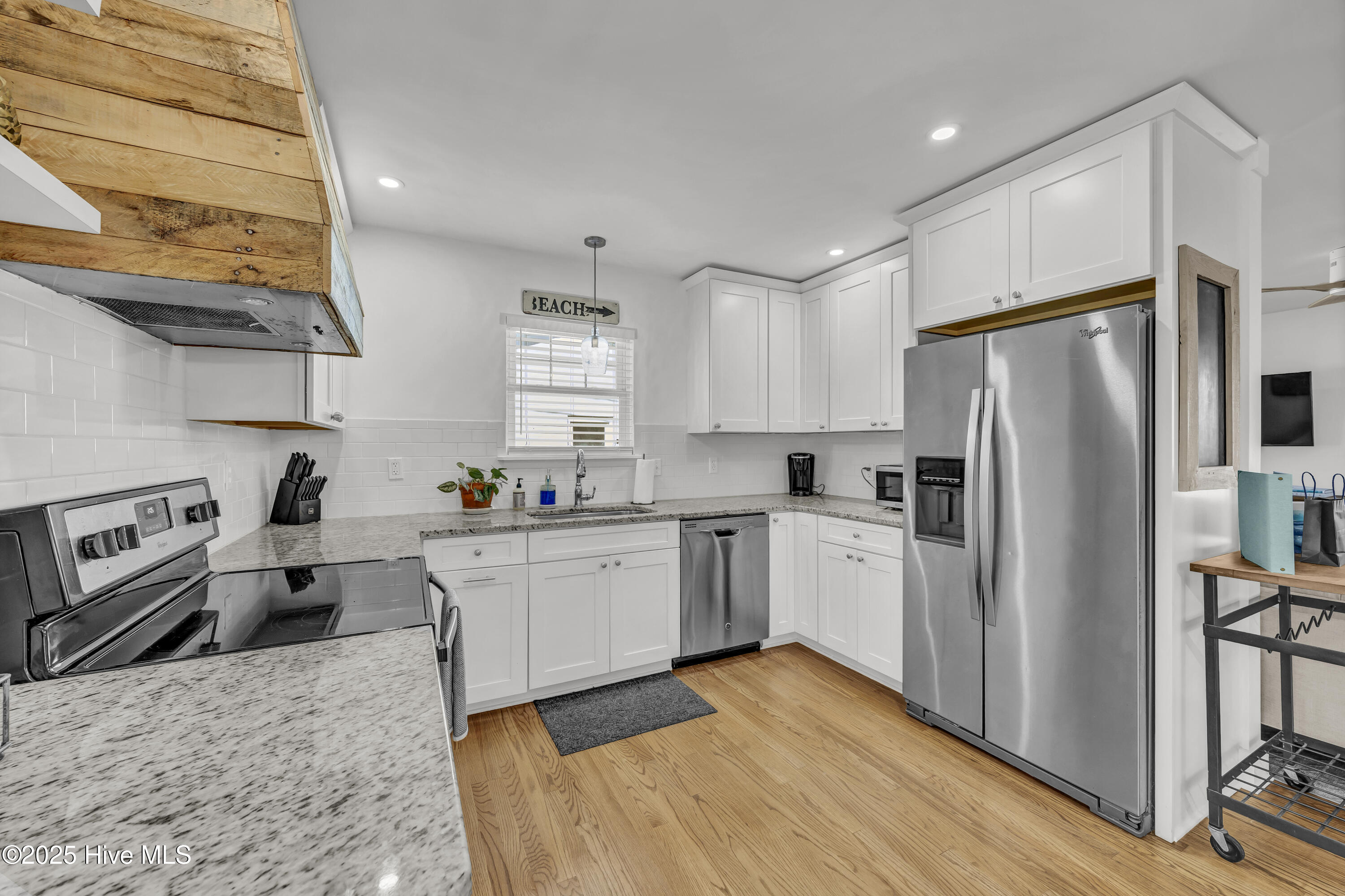 100541190 | Photo 10