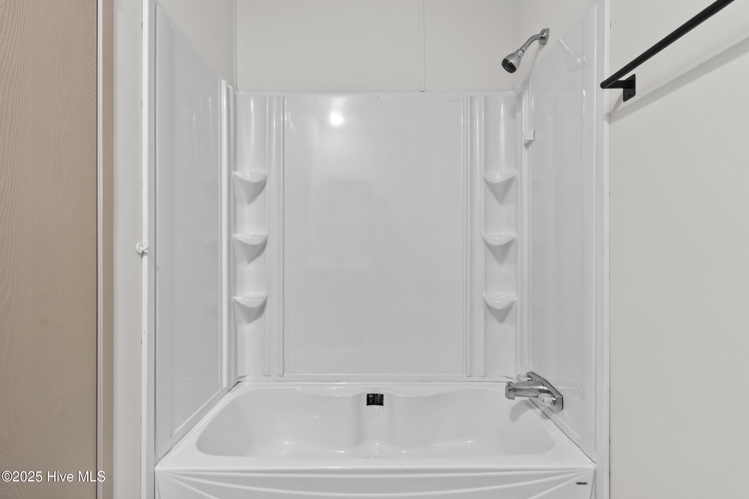 100540326 | Photo 18