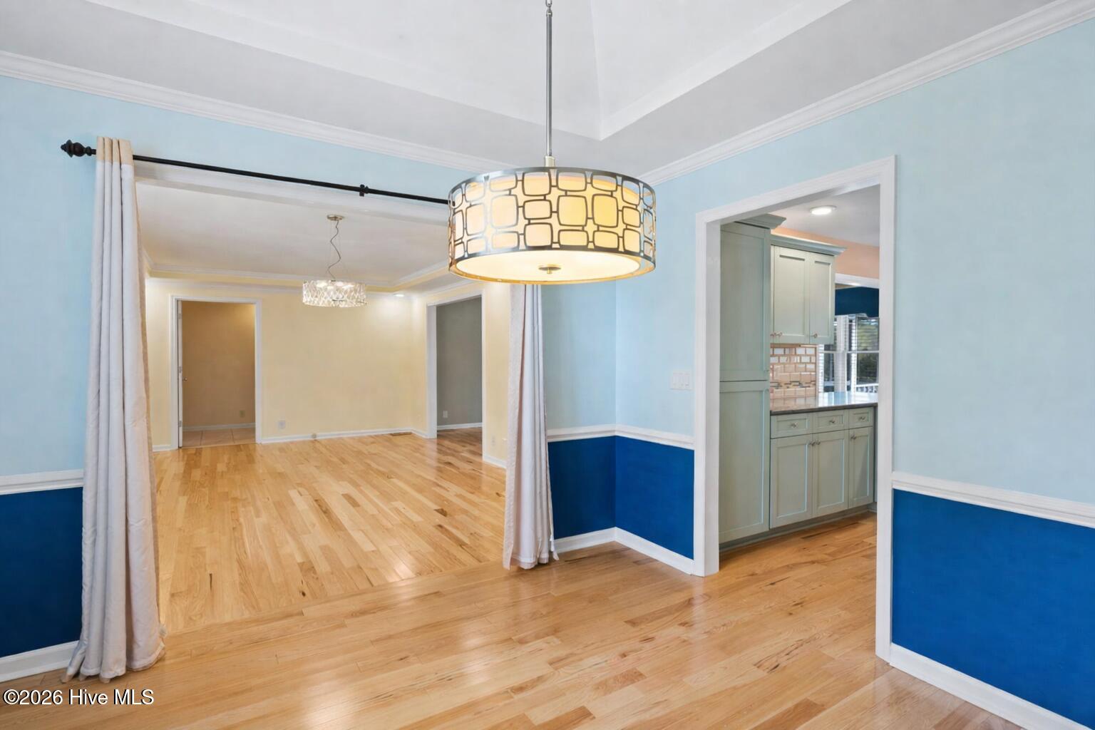 100566184 | Photo 11