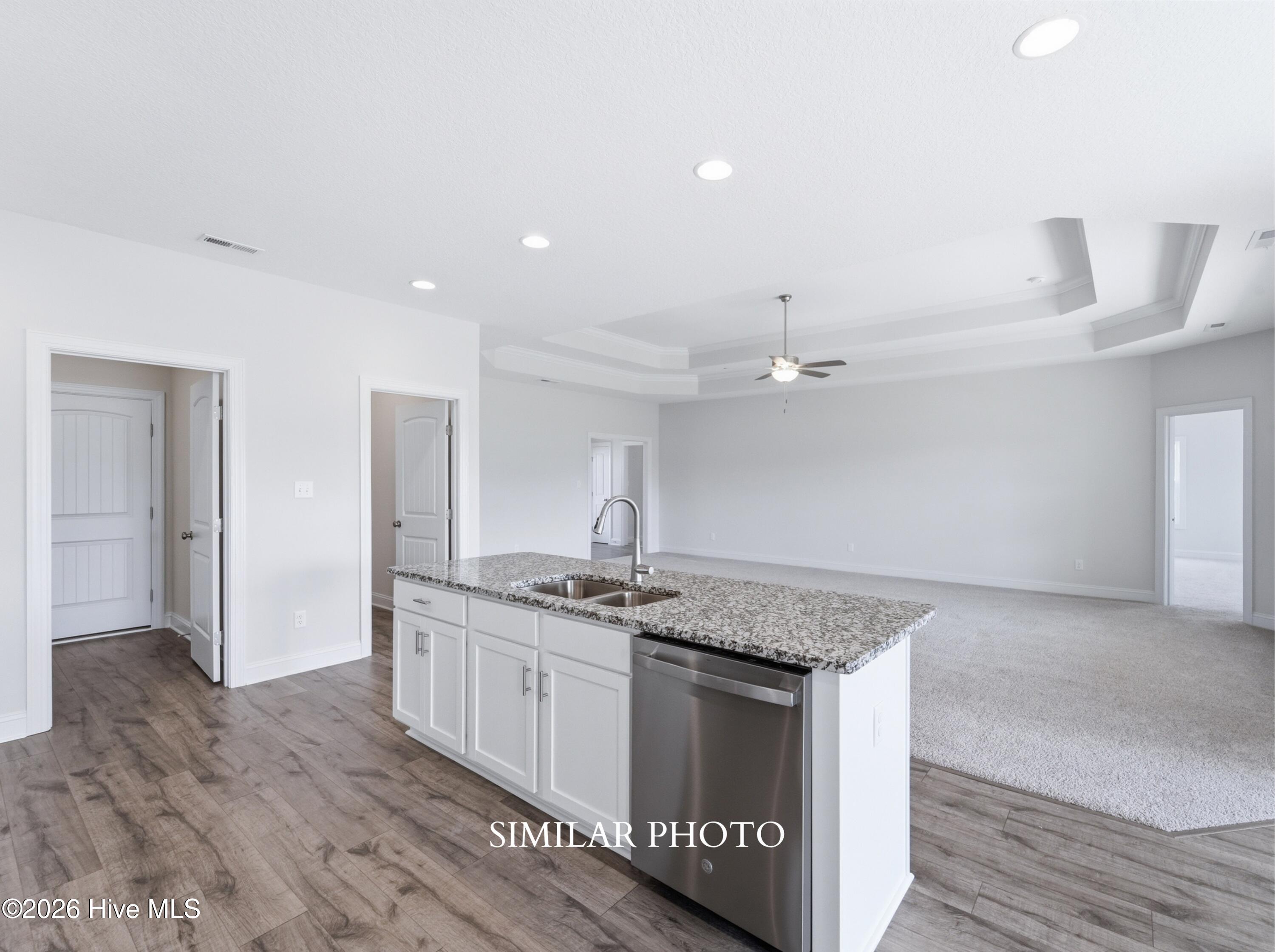 100553958 | Photo 13