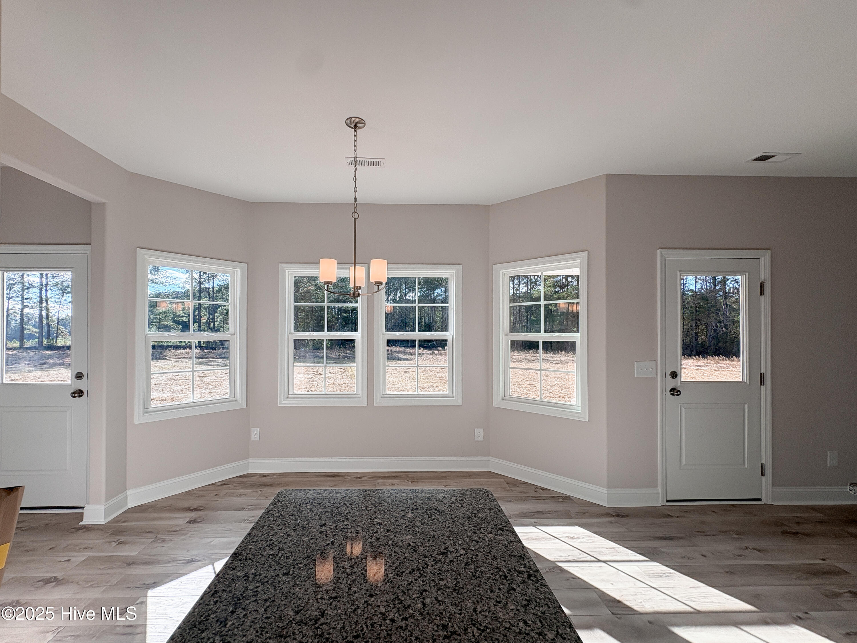 100544649 | Photo 11