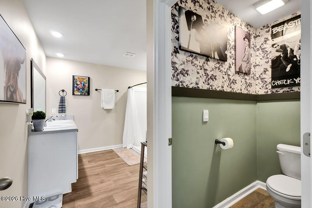 100569698 | Photo 23