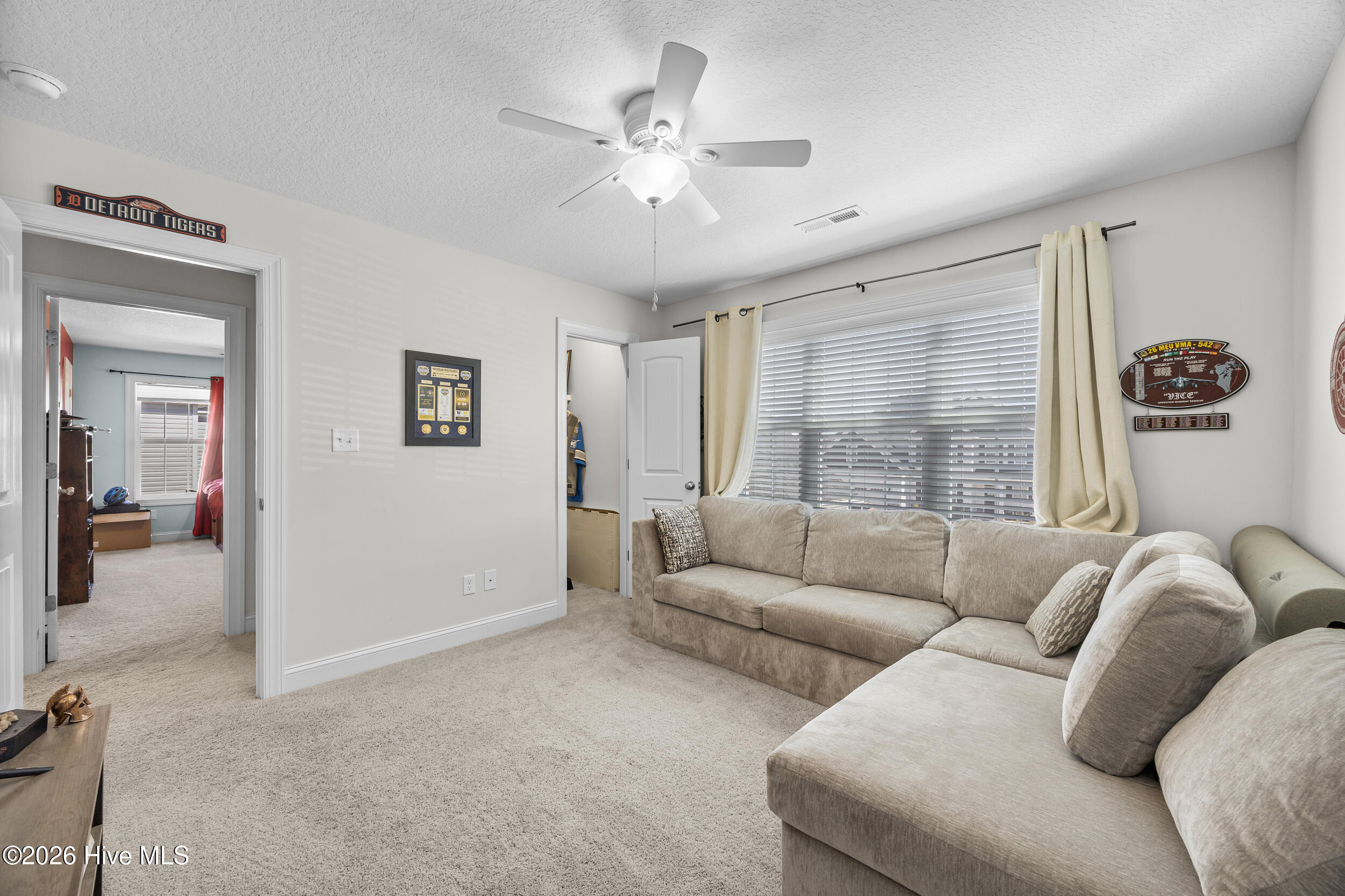 100555729 | Photo 26