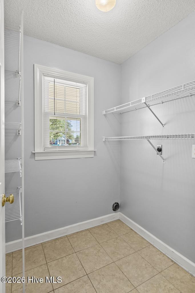 100566141 | Photo 12