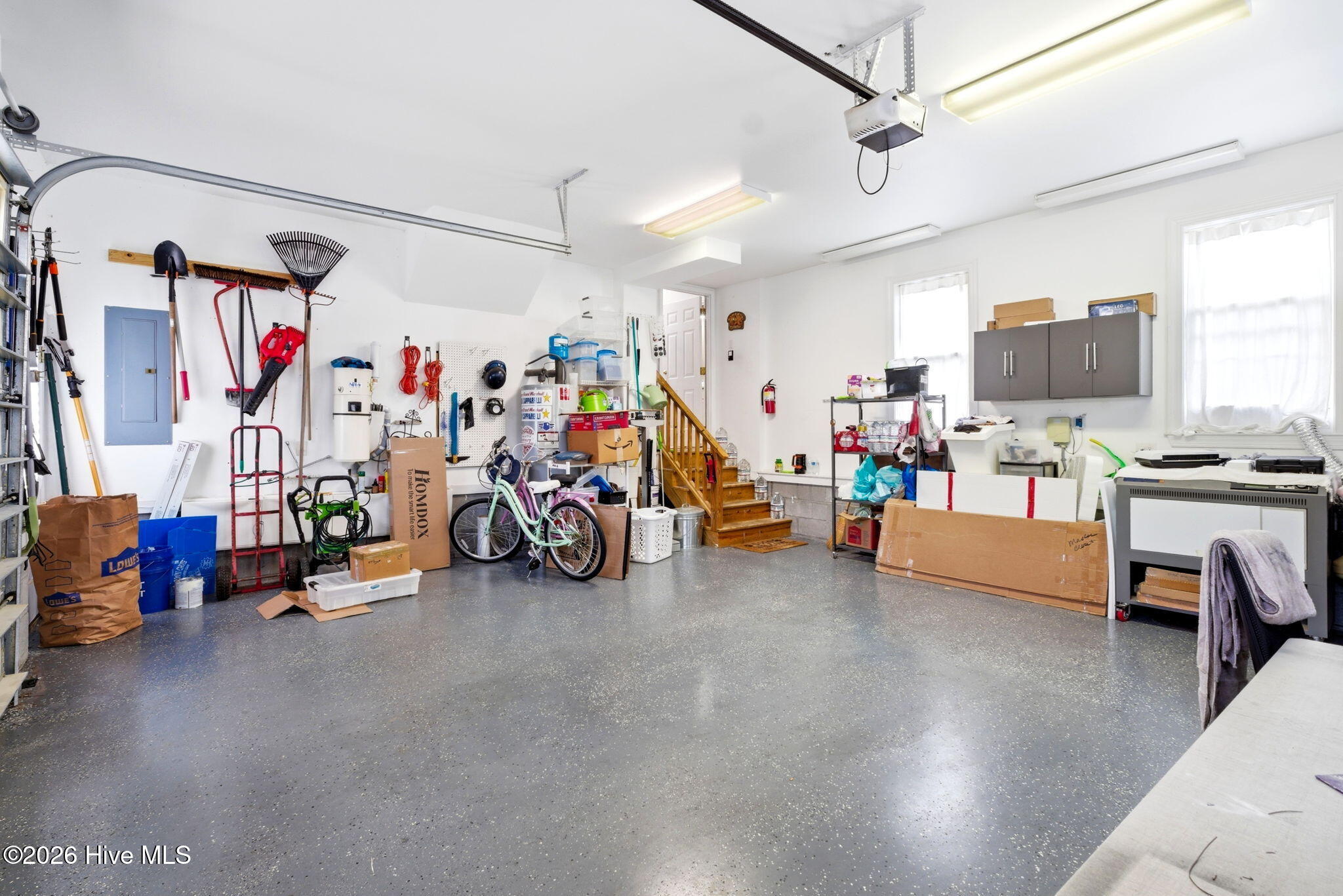 100556153 | Photo 47